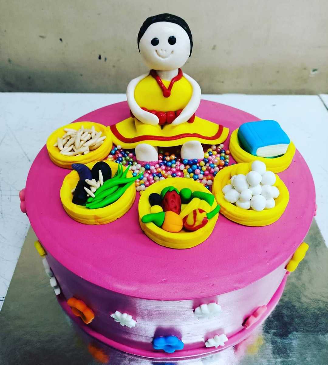 Premium RED N White Velvet Cake