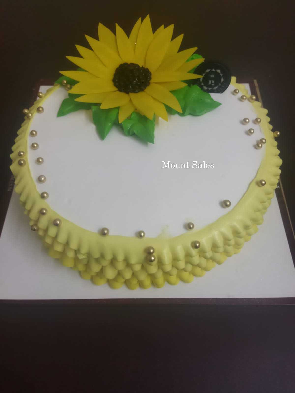 Premium RED N White Velvet Cake