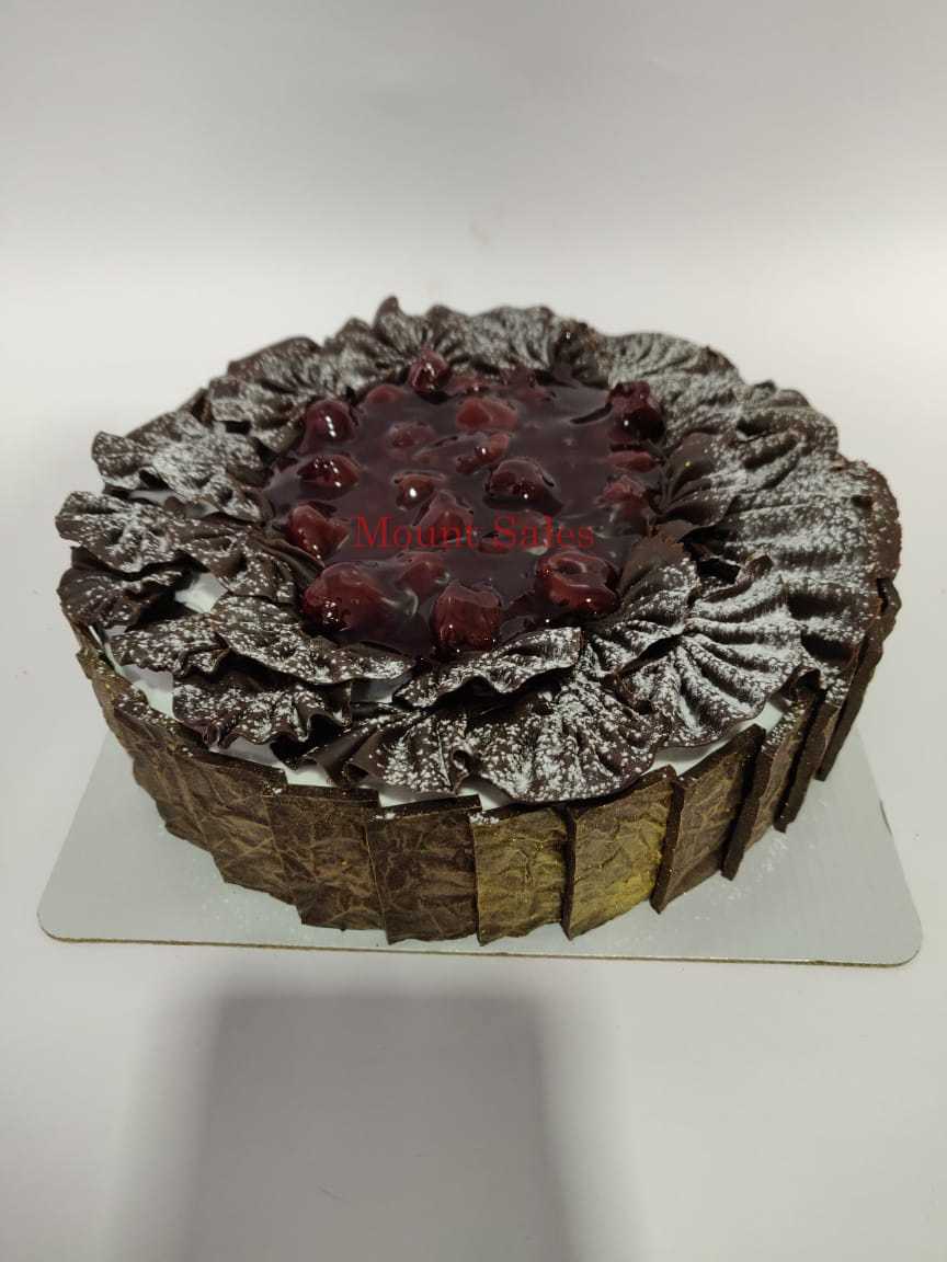 Premium RED N White Velvet Cake