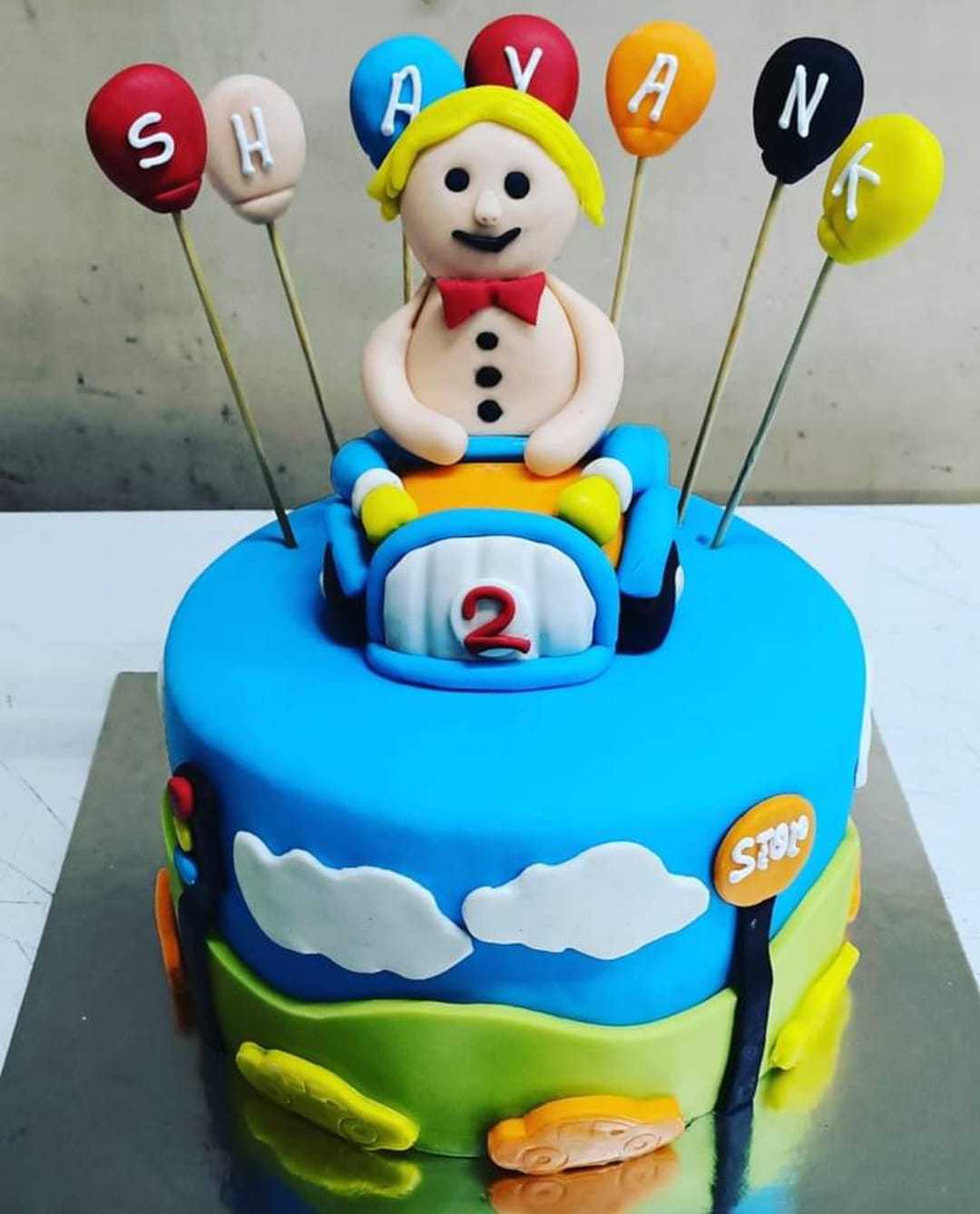 Premium RED N White Velvet Cake