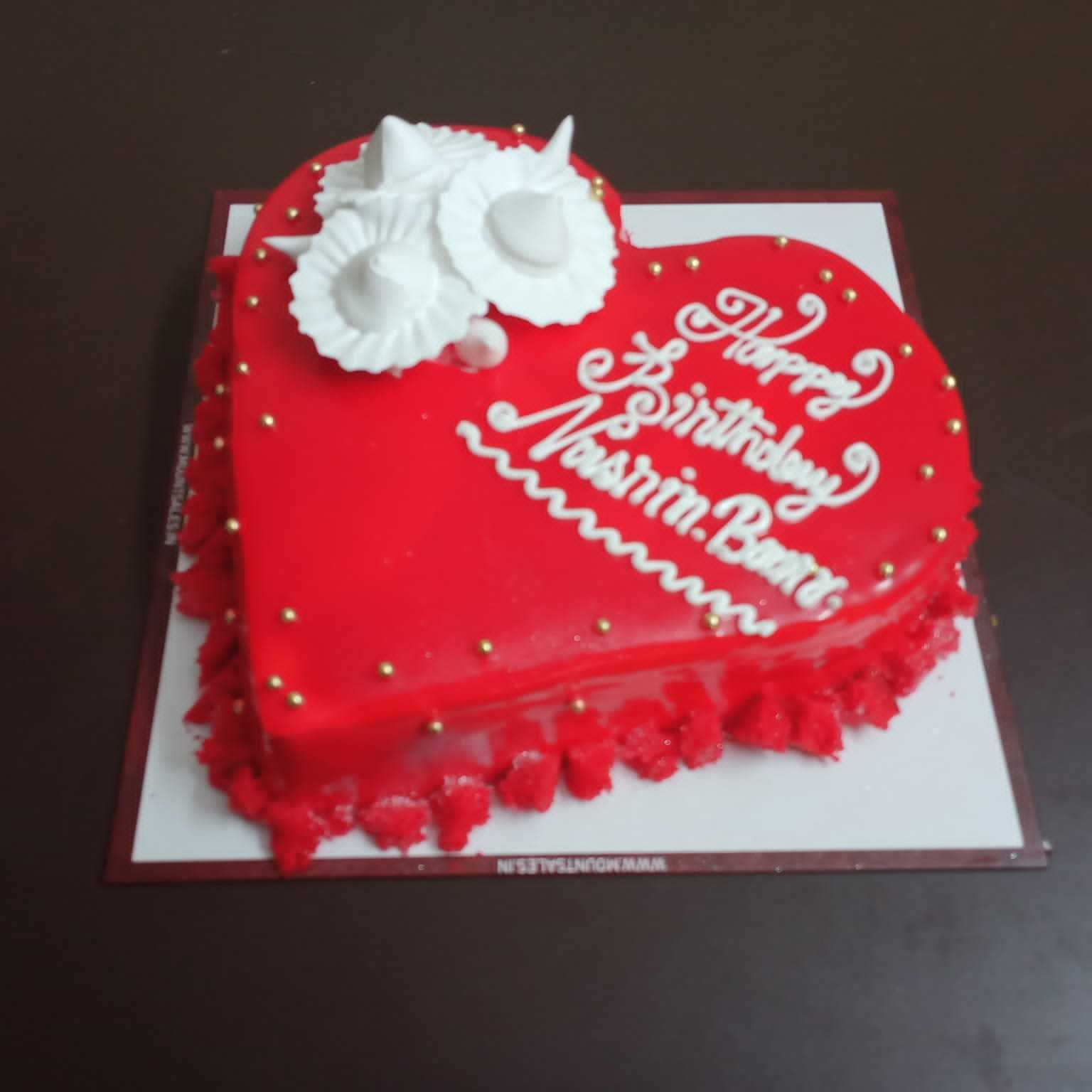 Premium RED N White Velvet Cake