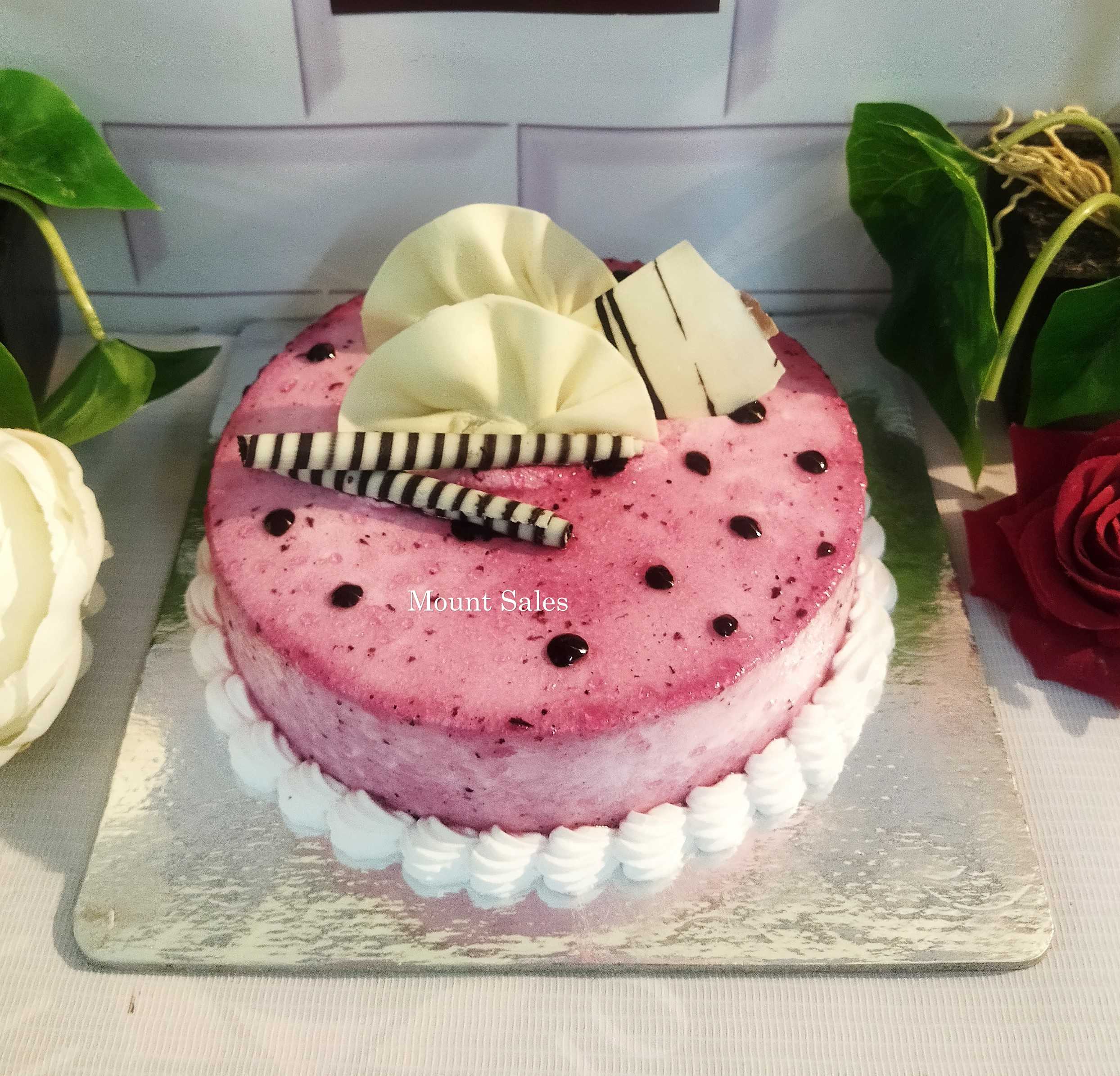 Premium RED N White Velvet Cake