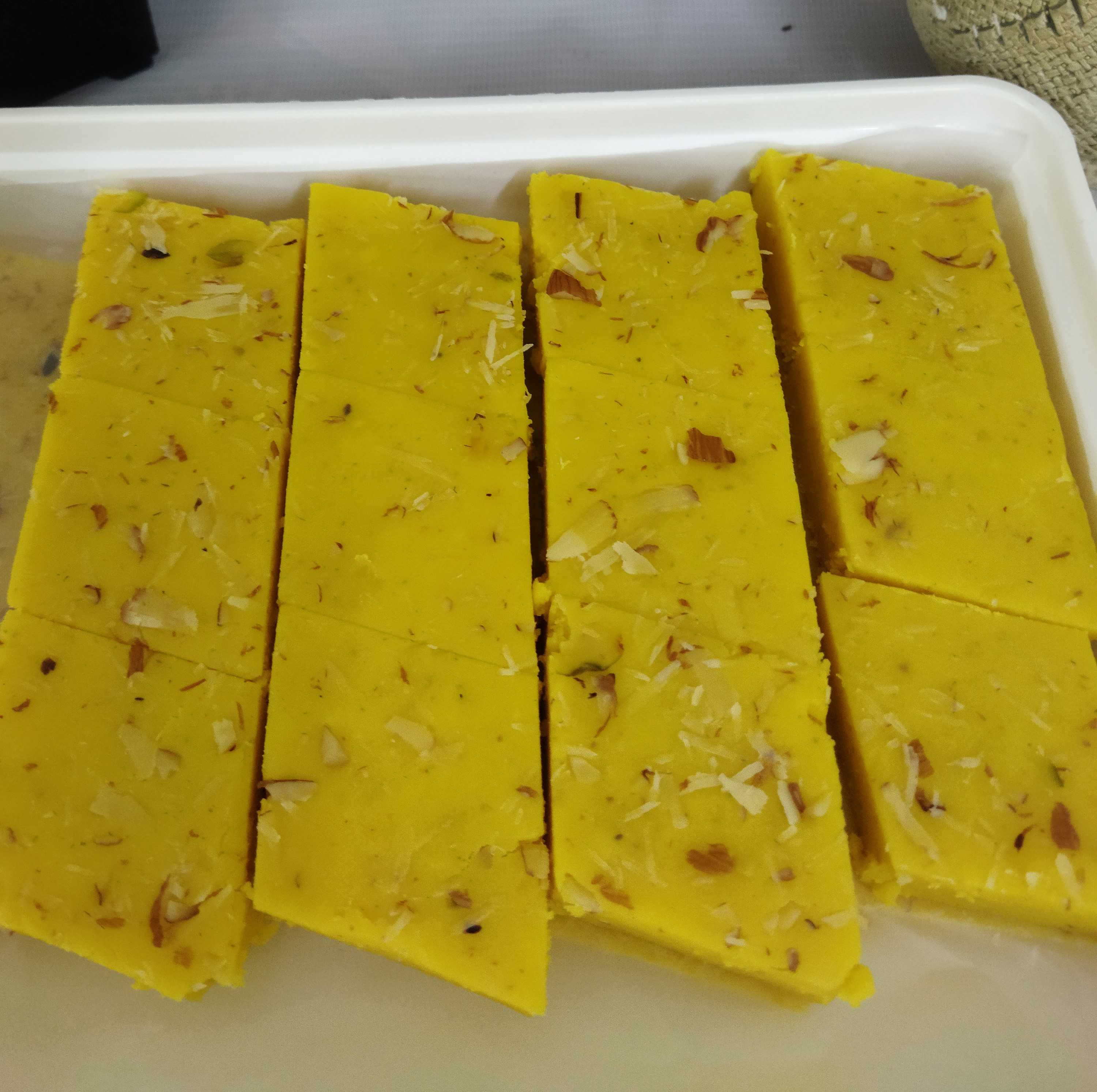 Premium RED N White Velvet Cake