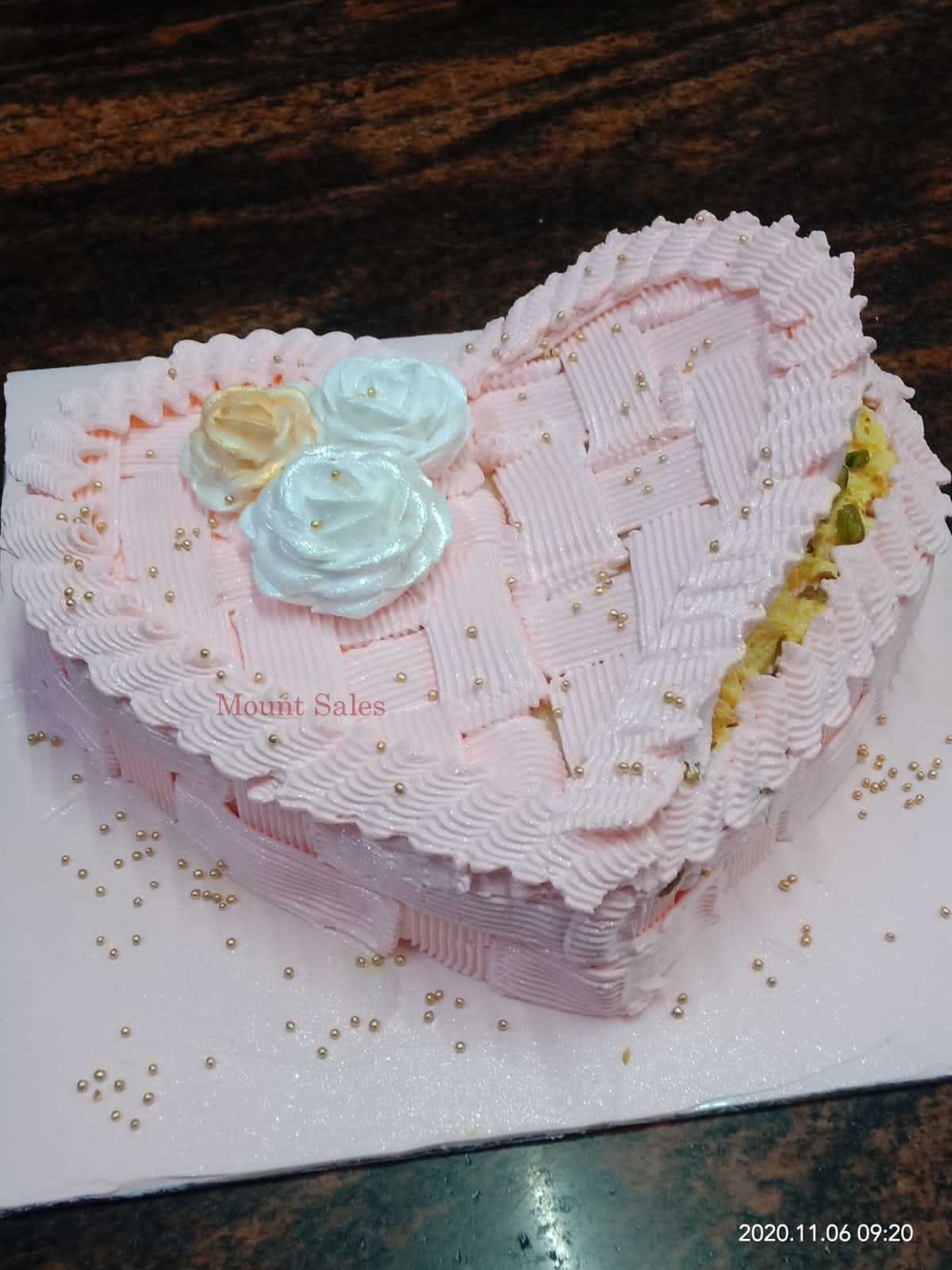 Premium RED N White Velvet Cake