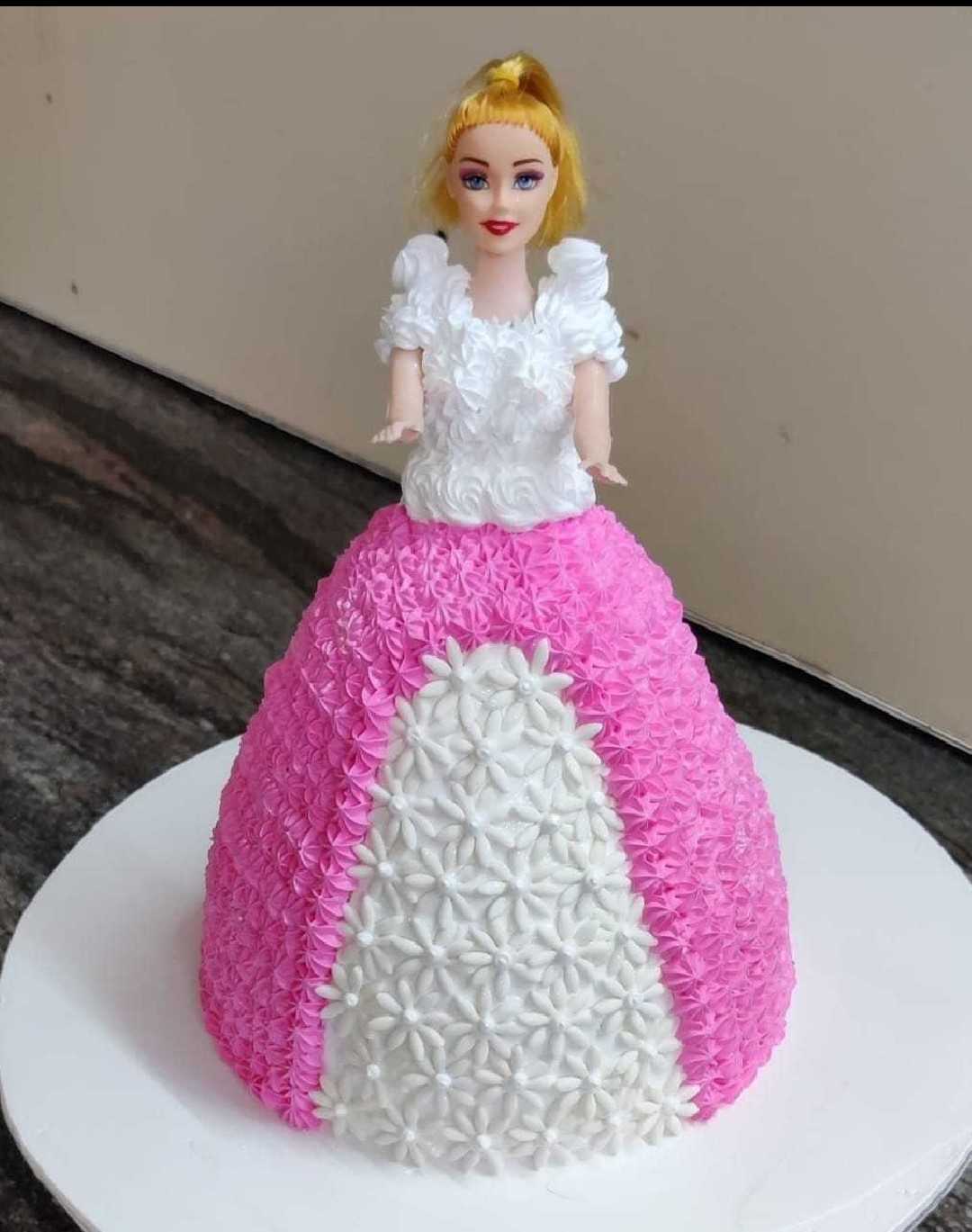 Premium RED N White Velvet Cake