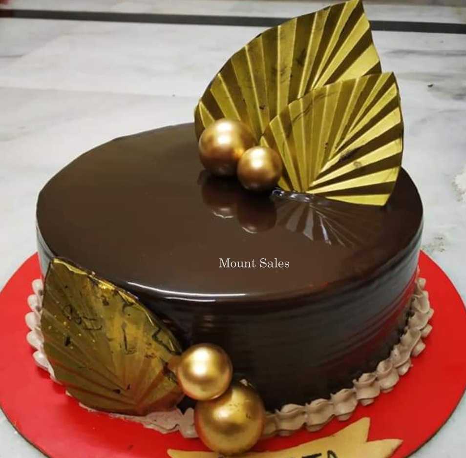 Premium RED N White Velvet Cake