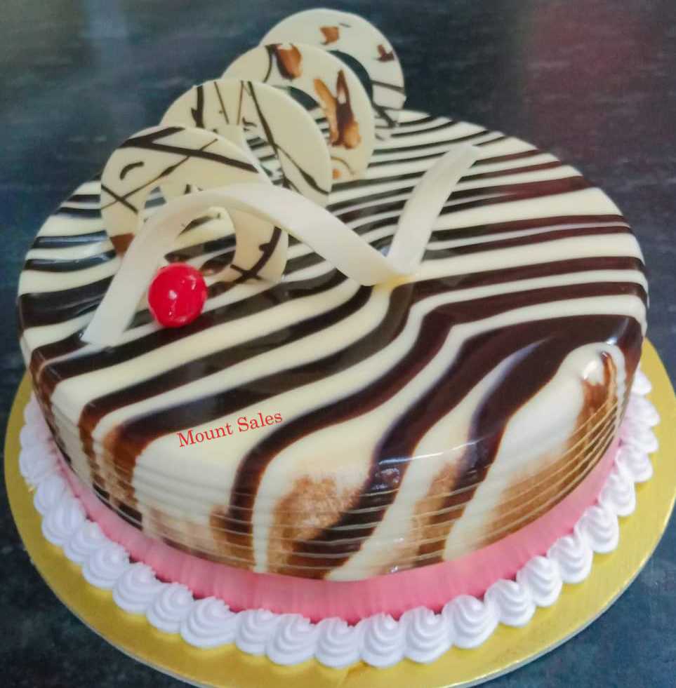 Premium RED N White Velvet Cake