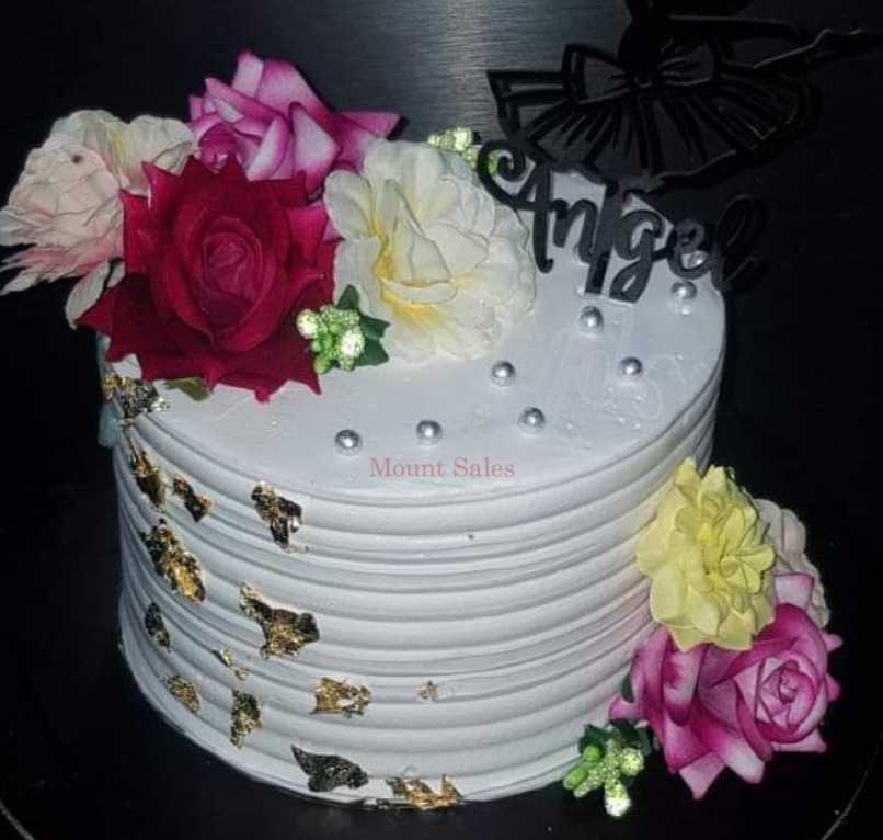 Premium RED N White Velvet Cake