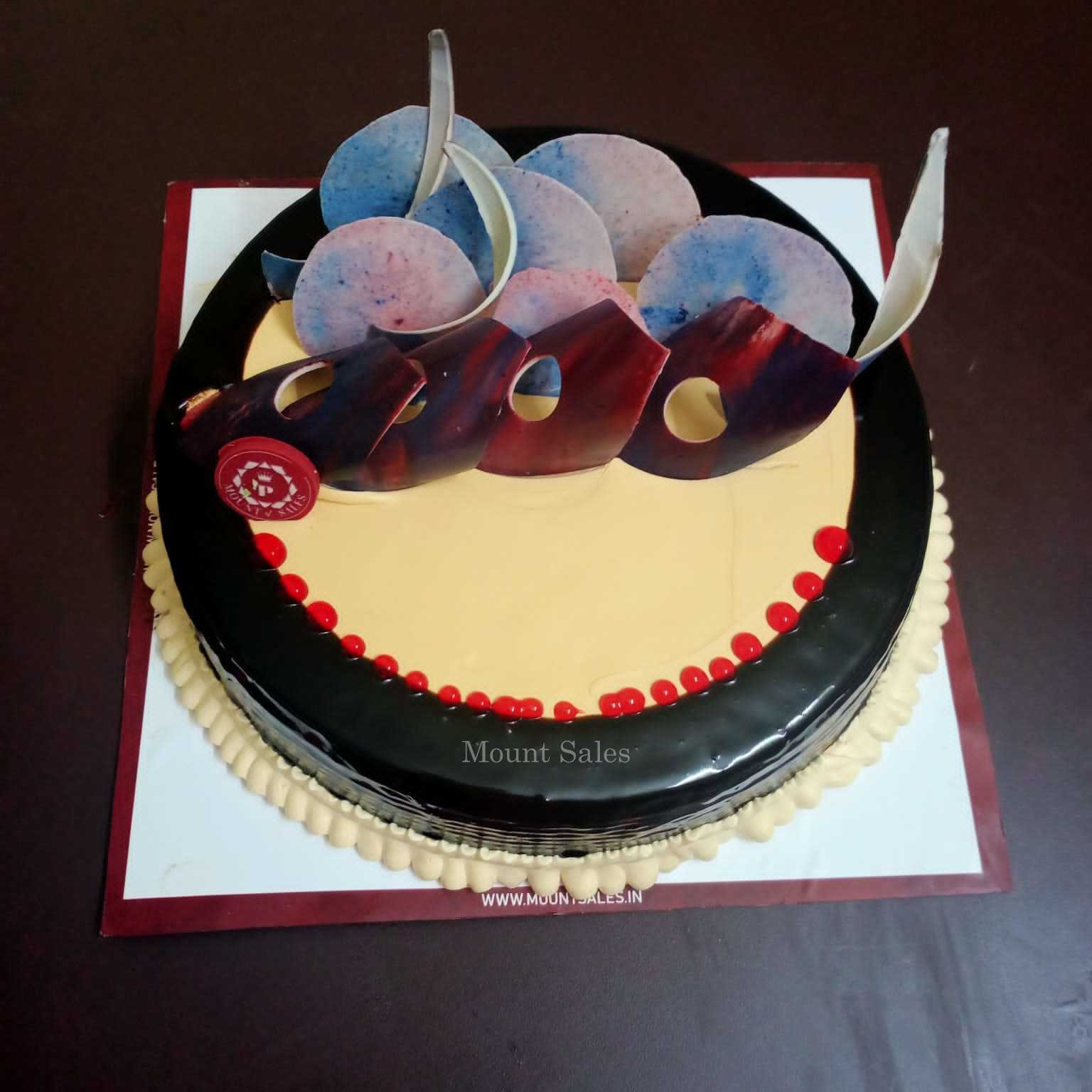 Premium RED N White Velvet Cake