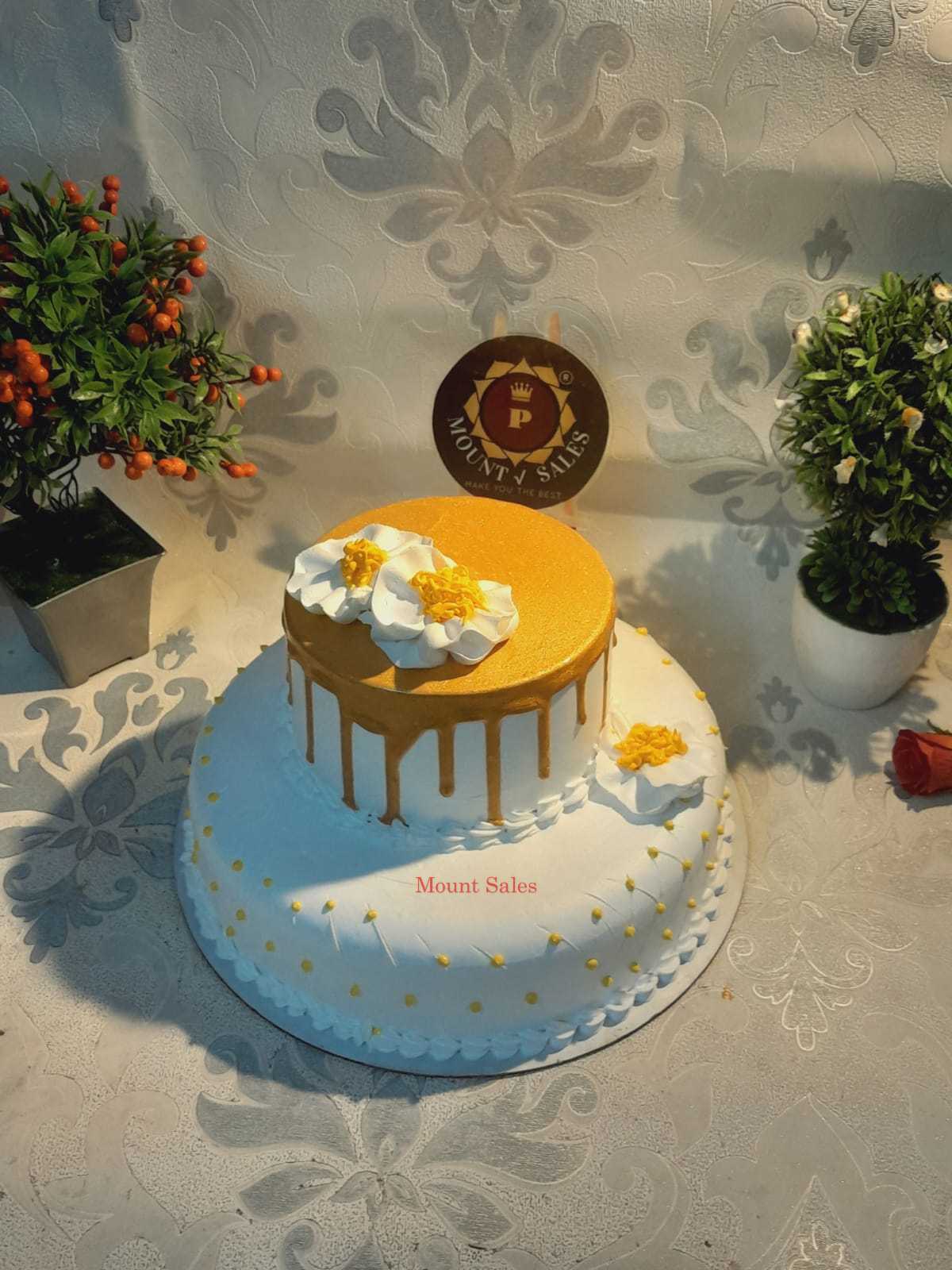 Premium RED N White Velvet Cake