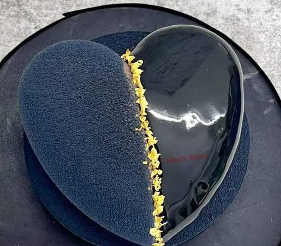 Premium RED N White Velvet Cake