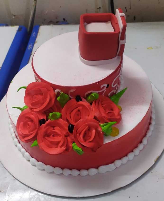 Premium RED N White Velvet Cake