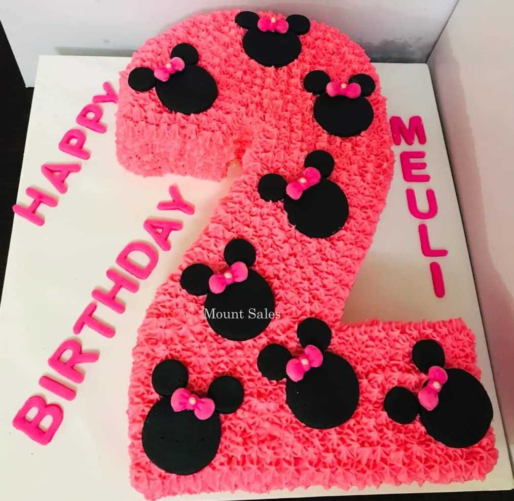 Premium RED N White Velvet Cake