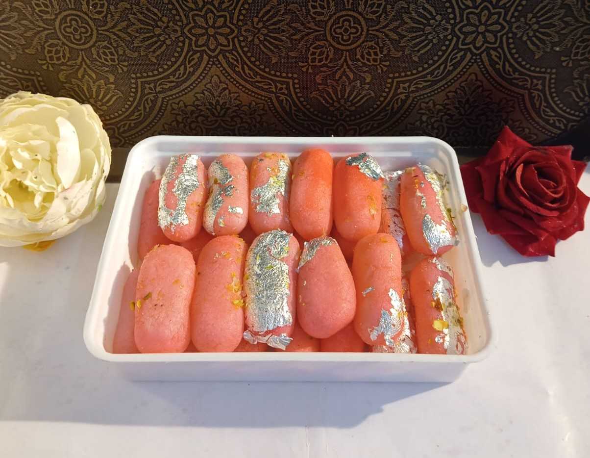 Premium RED N White Velvet Cake