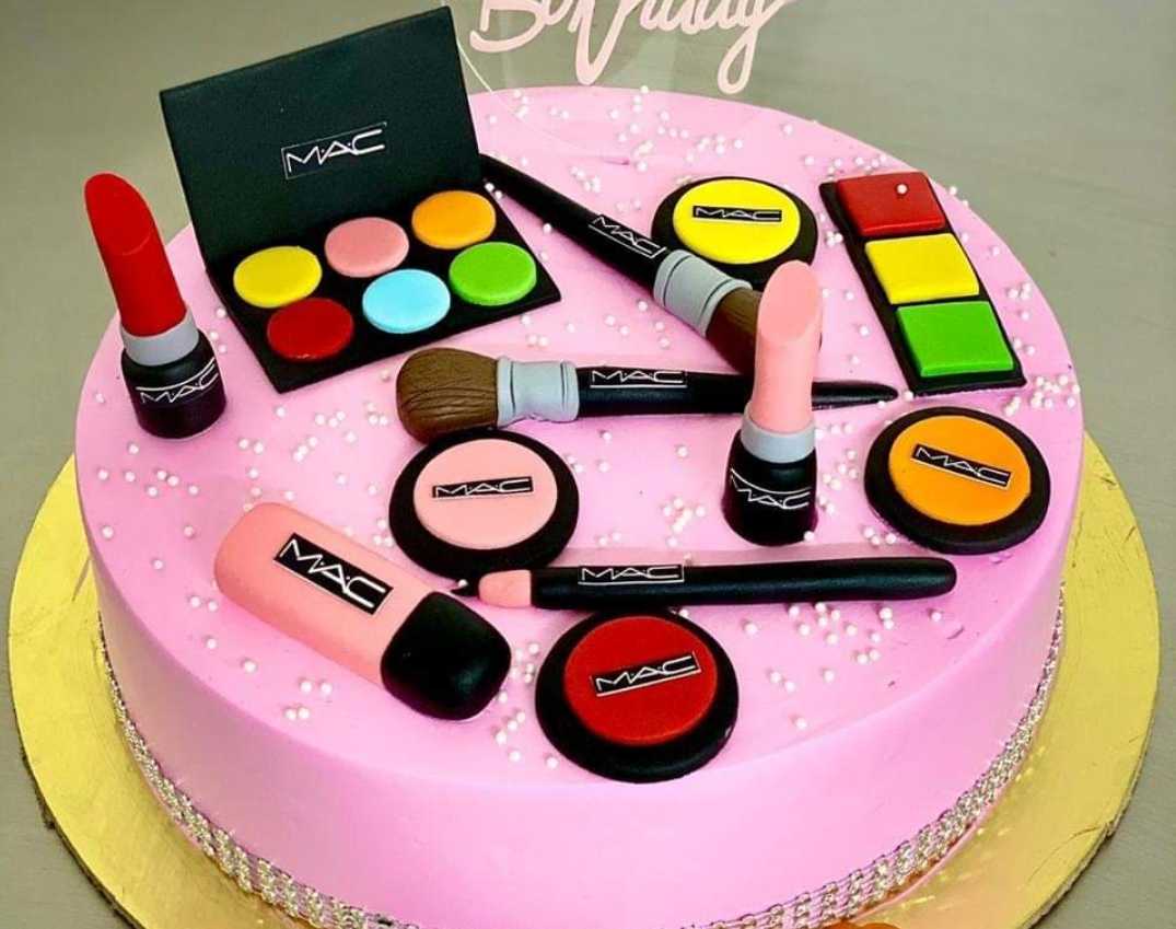 Premium RED N White Velvet Cake