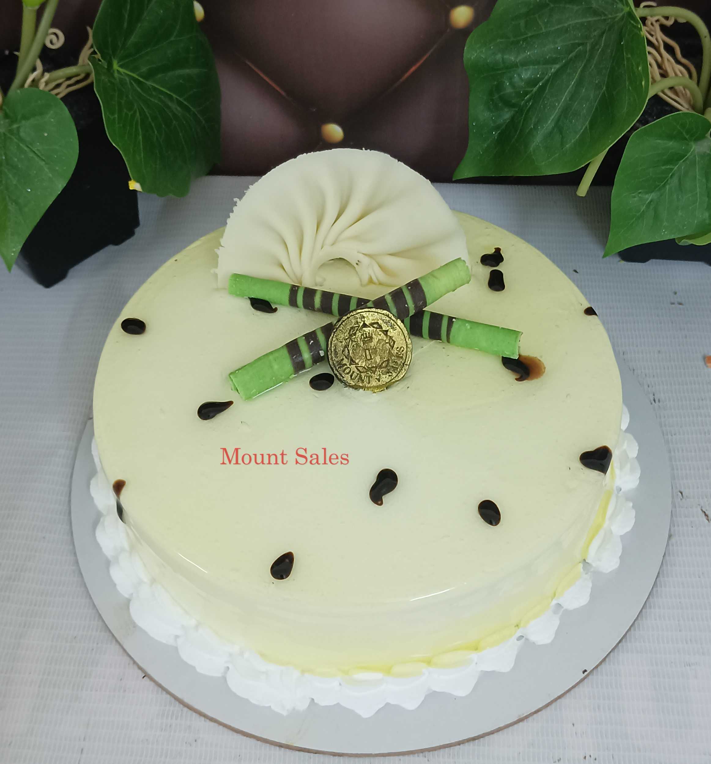 Premium RED N White Velvet Cake