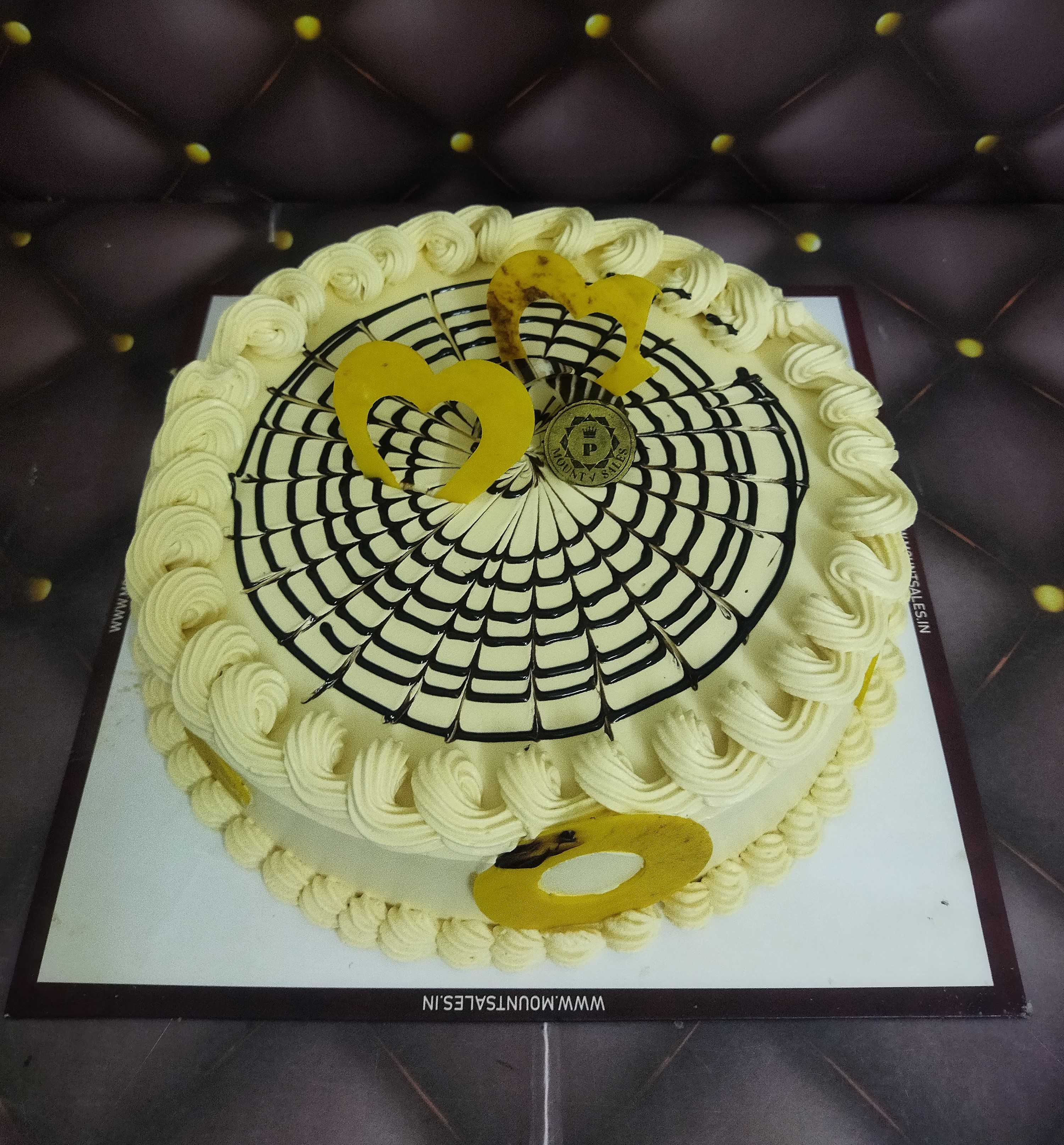 Premium RED N White Velvet Cake