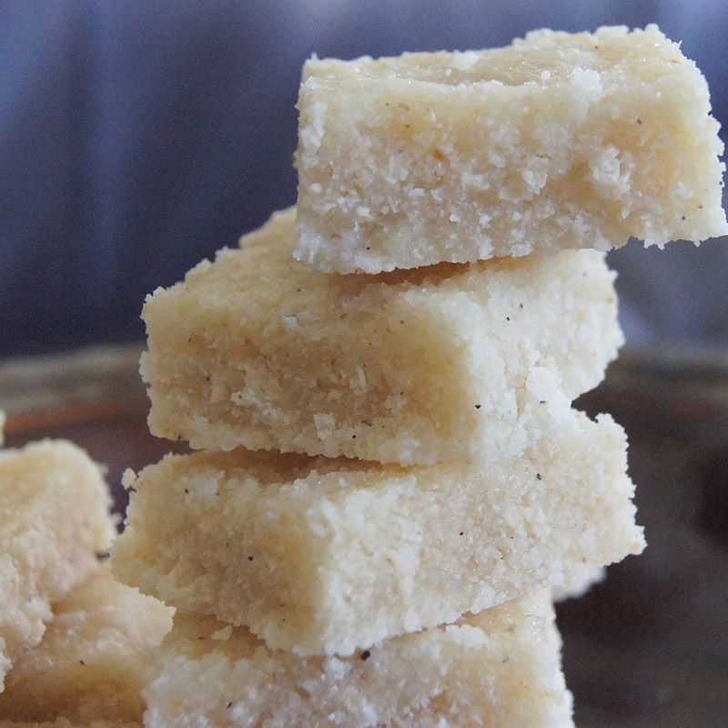 Premium RED N White Velvet Cake