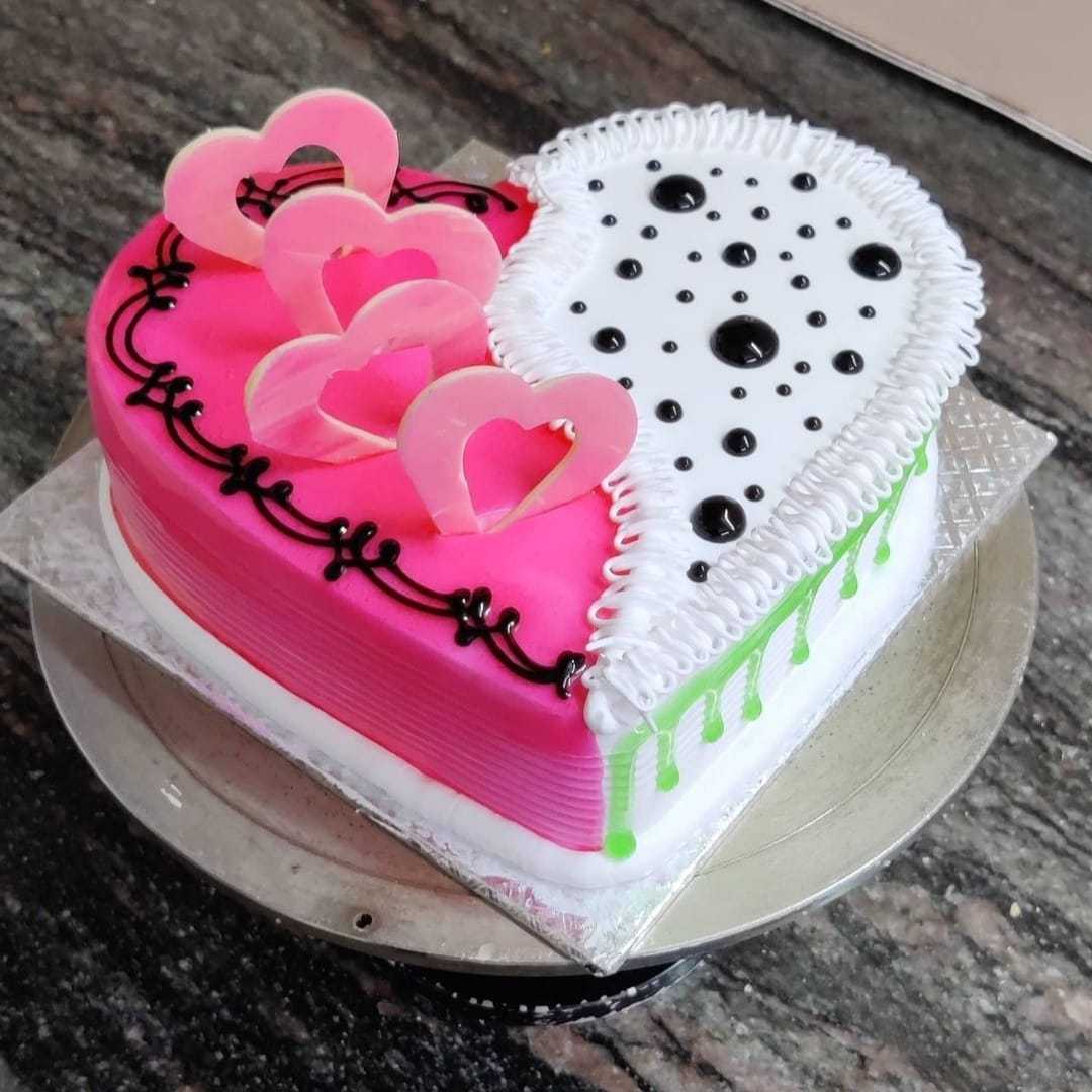 Premium RED N White Velvet Cake