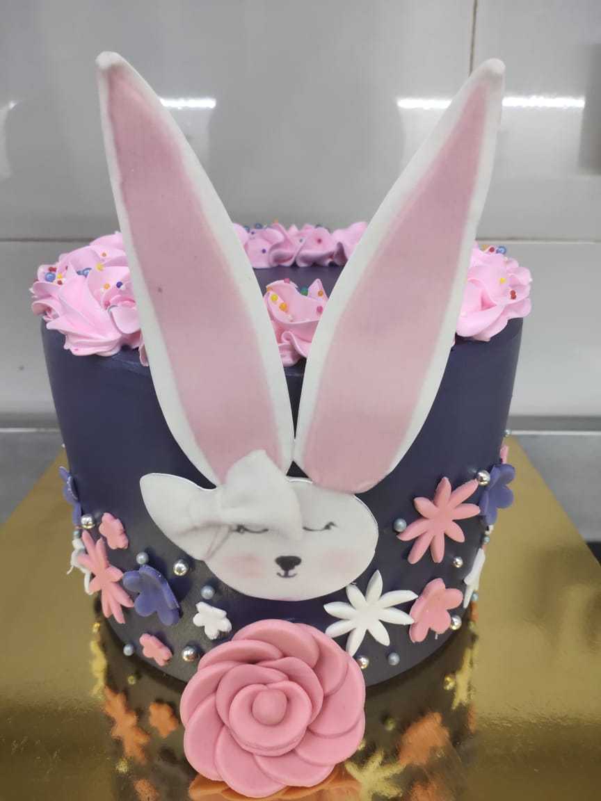 Premium RED N White Velvet Cake