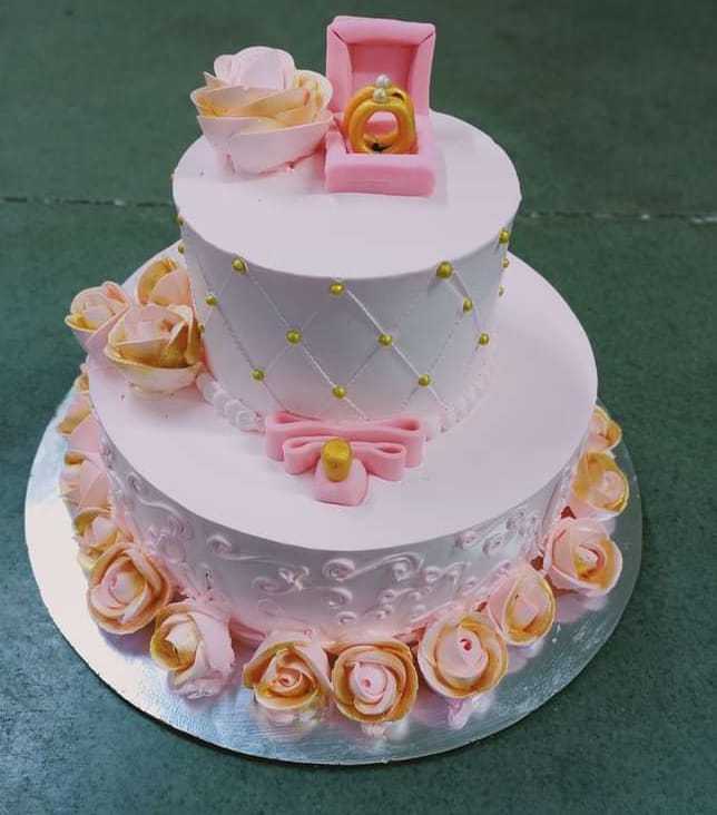 Premium RED N White Velvet Cake