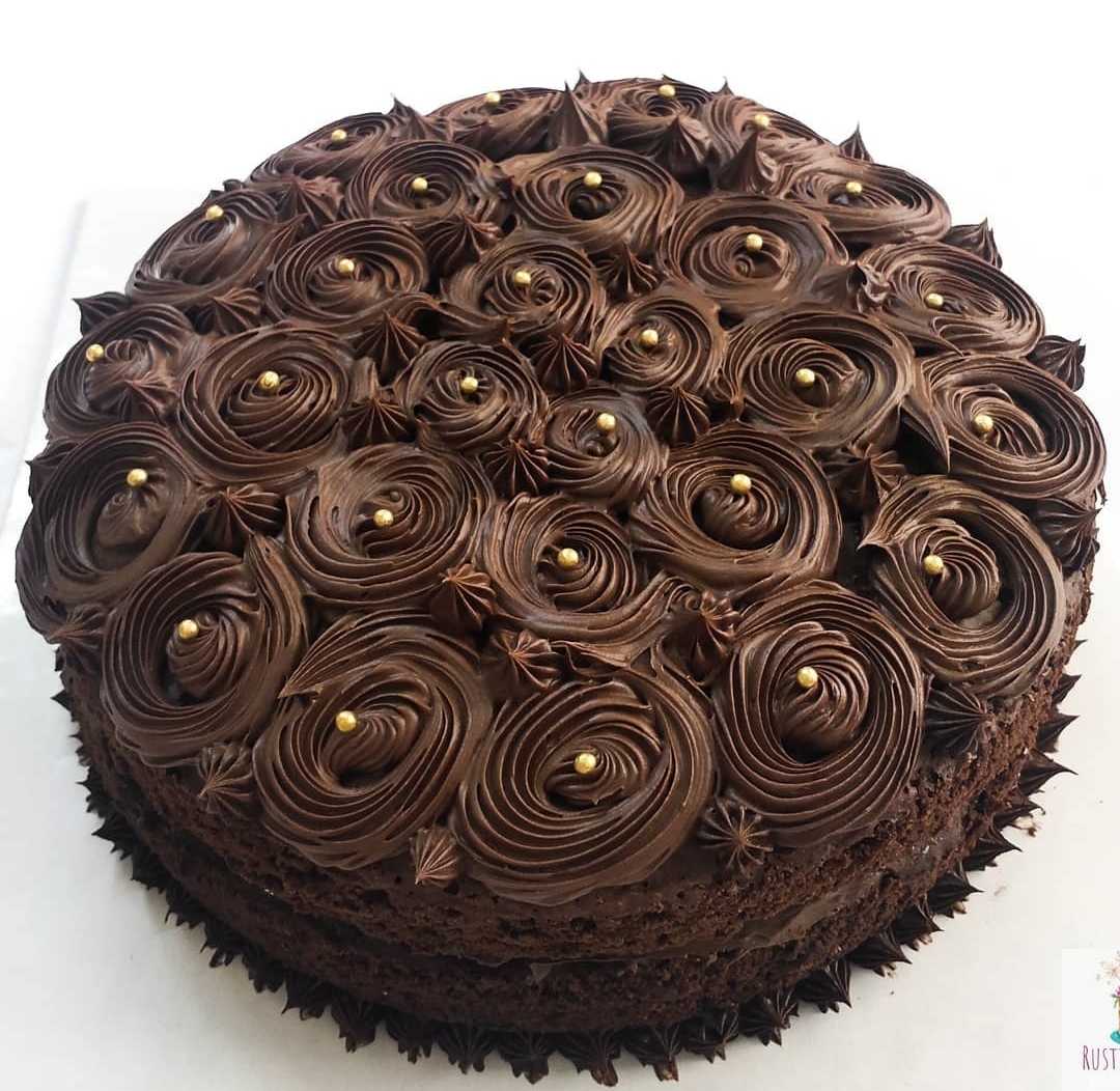 Premium RED N White Velvet Cake