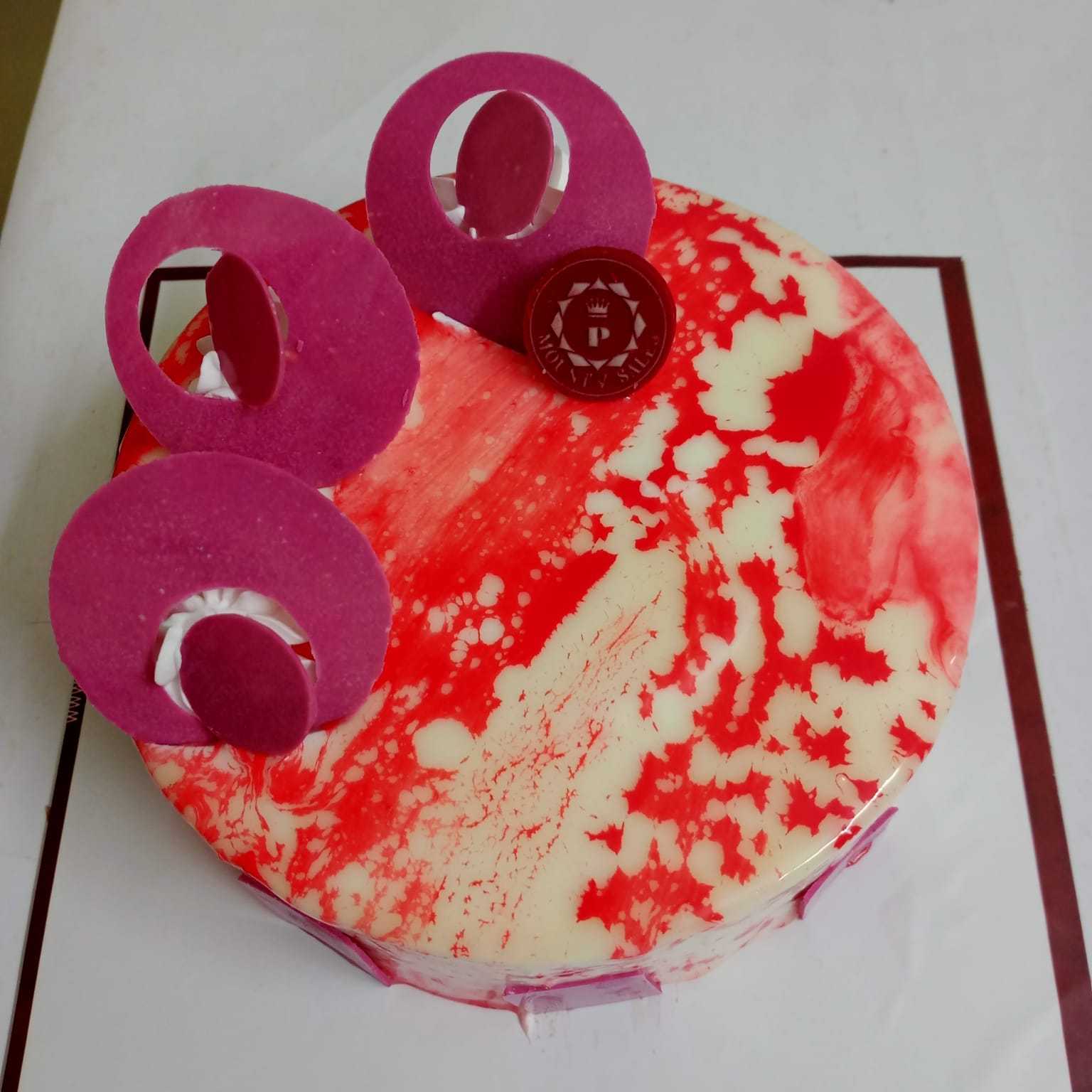 Premium RED N White Velvet Cake