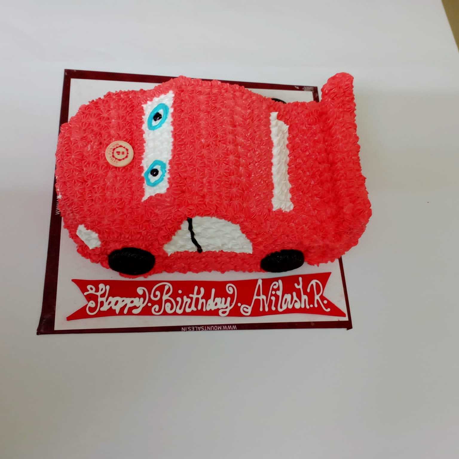 Premium RED N White Velvet Cake