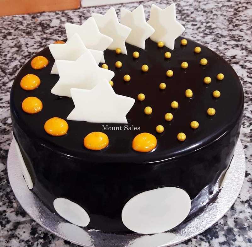 Premium RED N White Velvet Cake