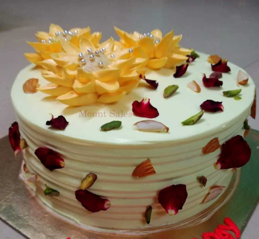 Premium RED N White Velvet Cake