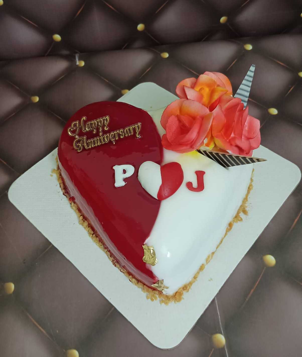 Premium RED N White Velvet Cake