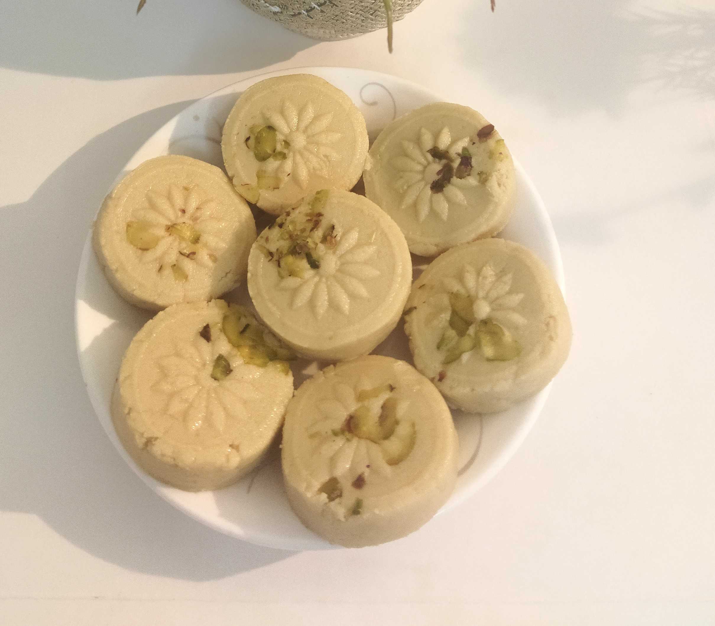 Premium RED N White Velvet Cake