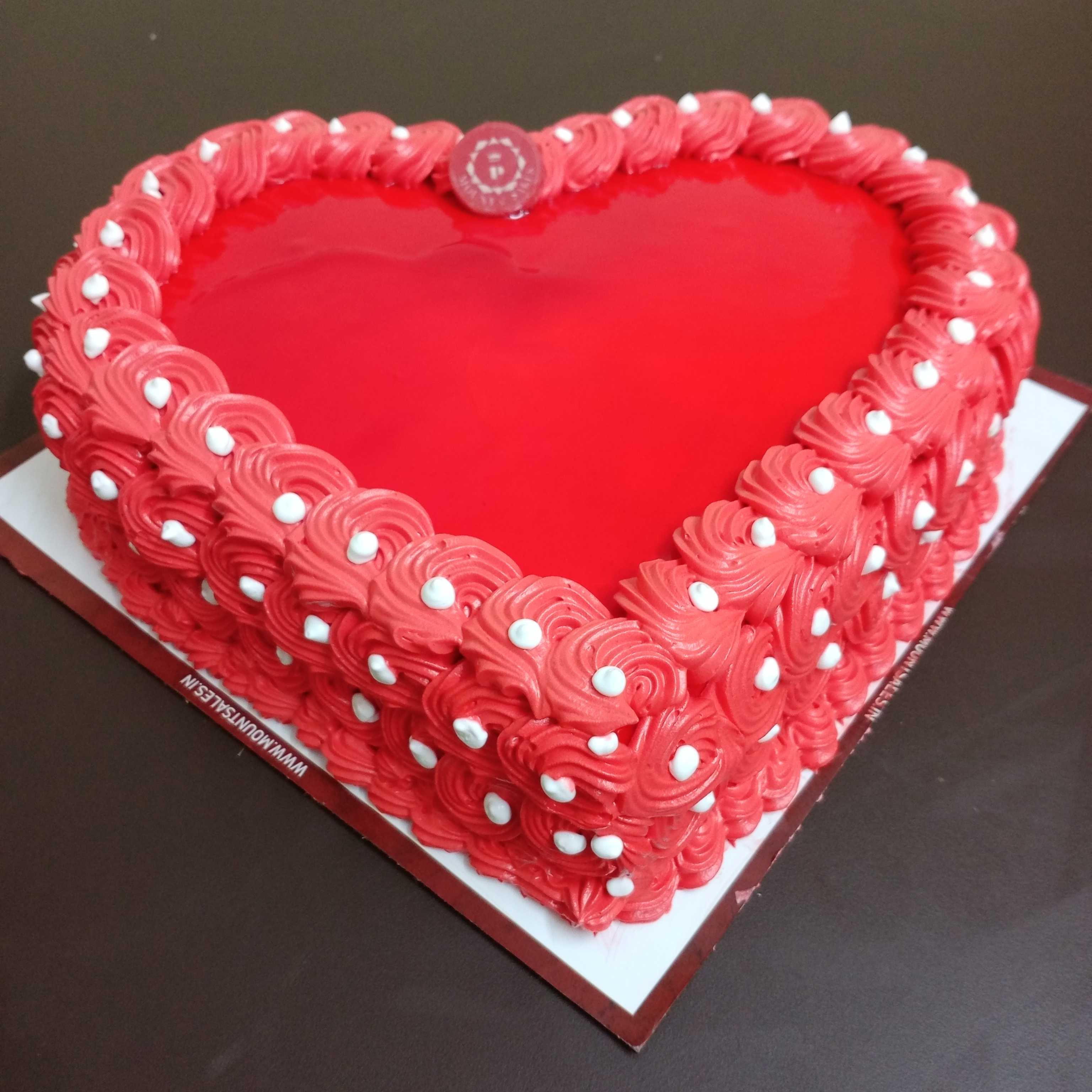 Premium RED N White Velvet Cake