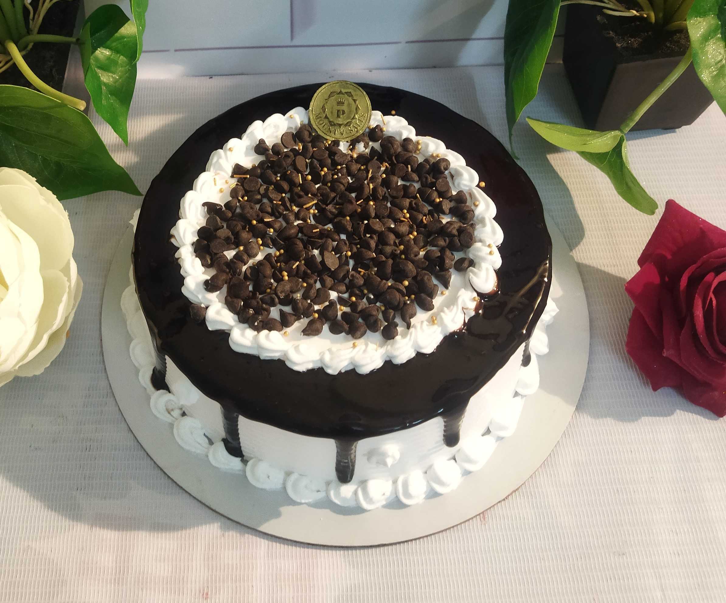 Premium RED N White Velvet Cake