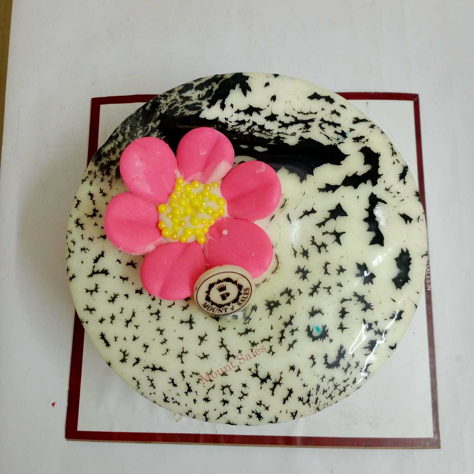 Premium RED N White Velvet Cake