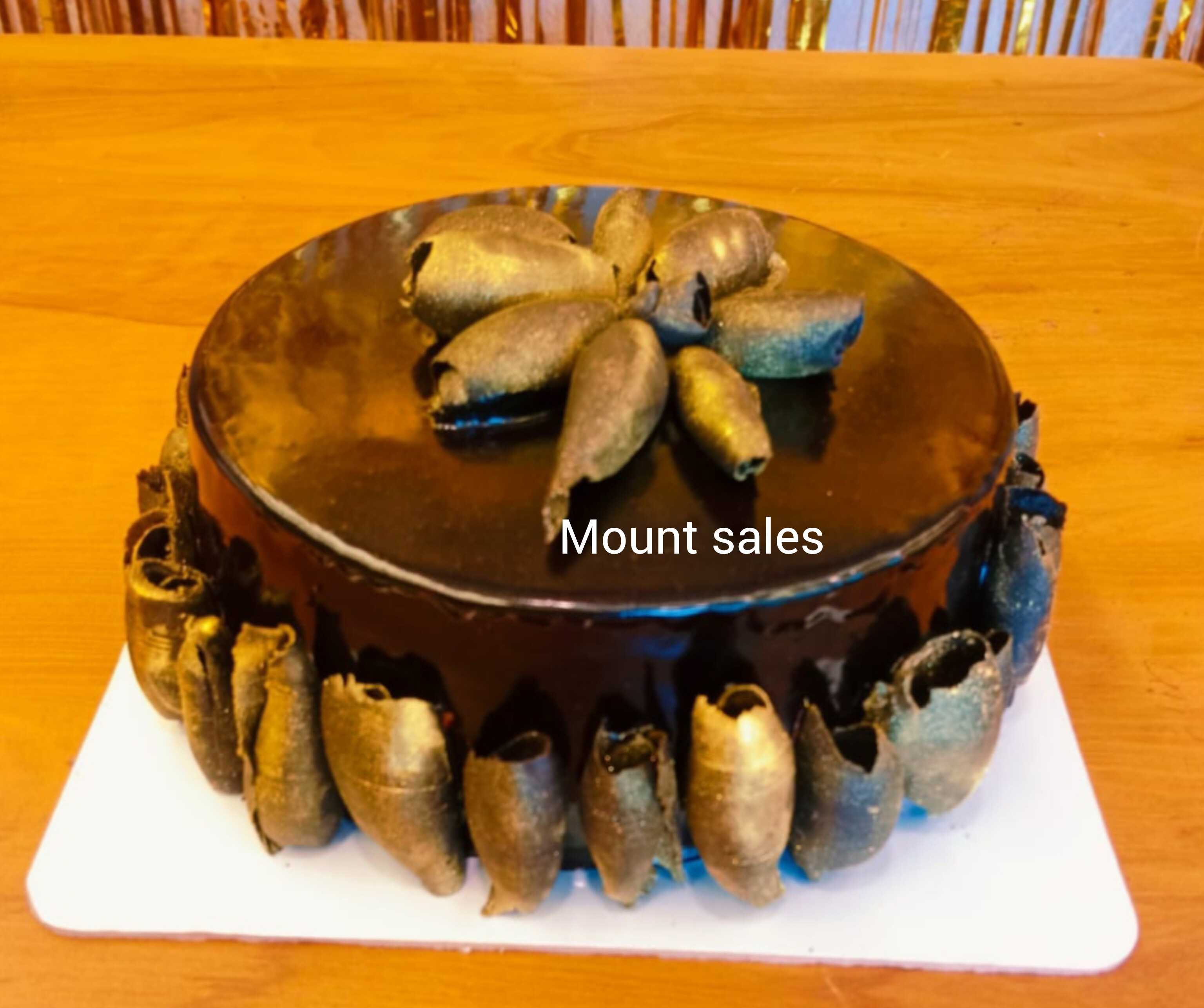 Premium RED N White Velvet Cake