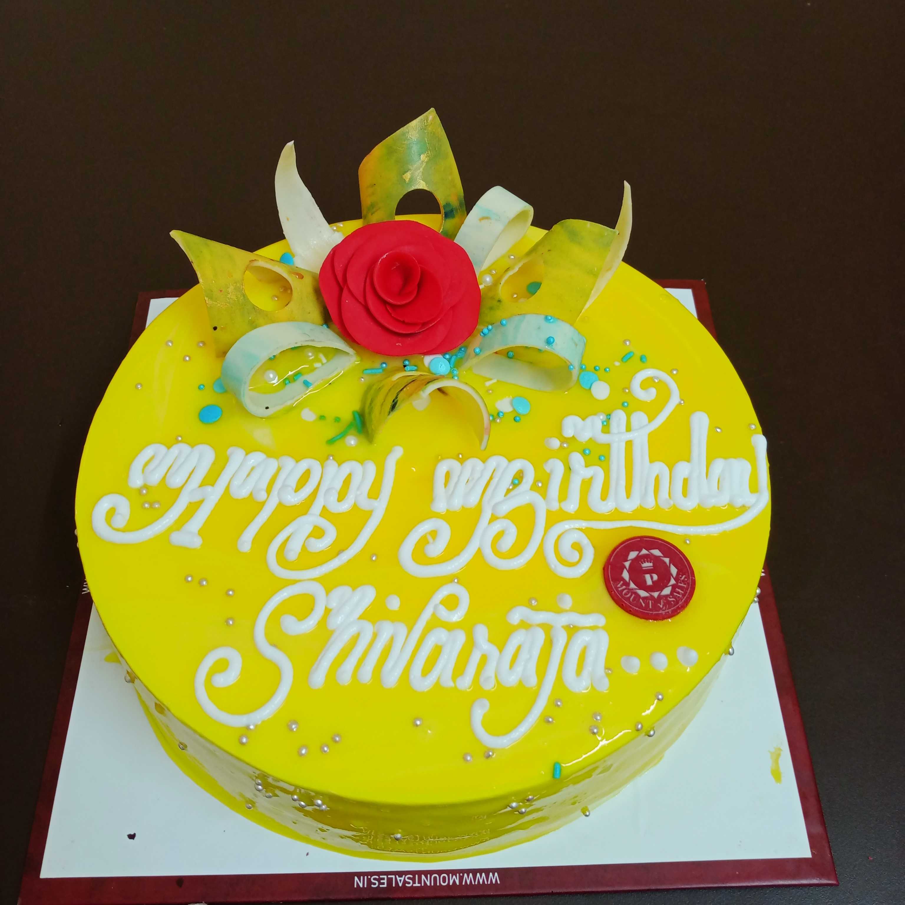 Premium RED N White Velvet Cake