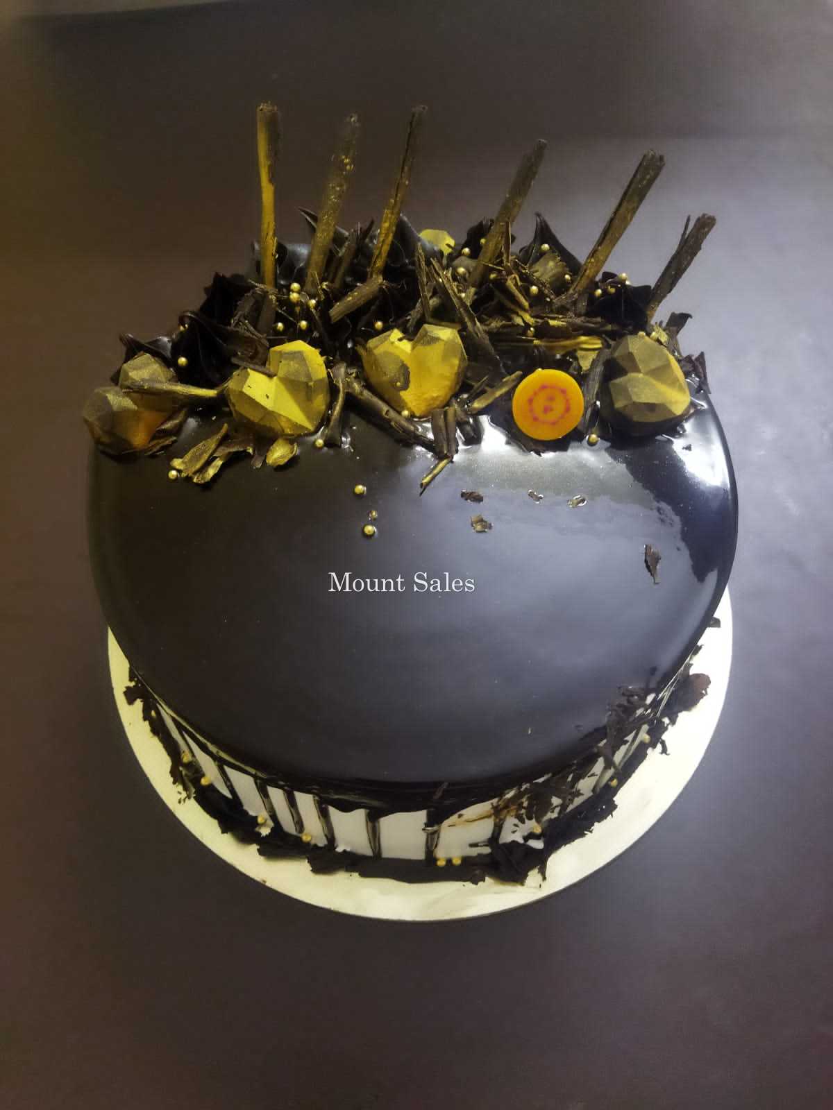 Premium RED N White Velvet Cake