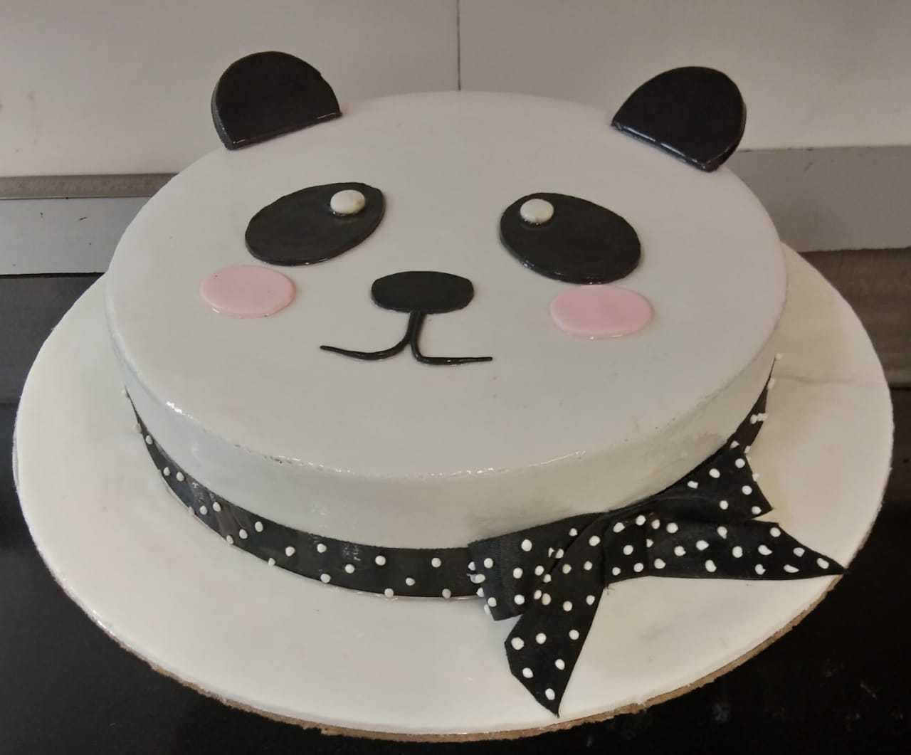 Premium RED N White Velvet Cake