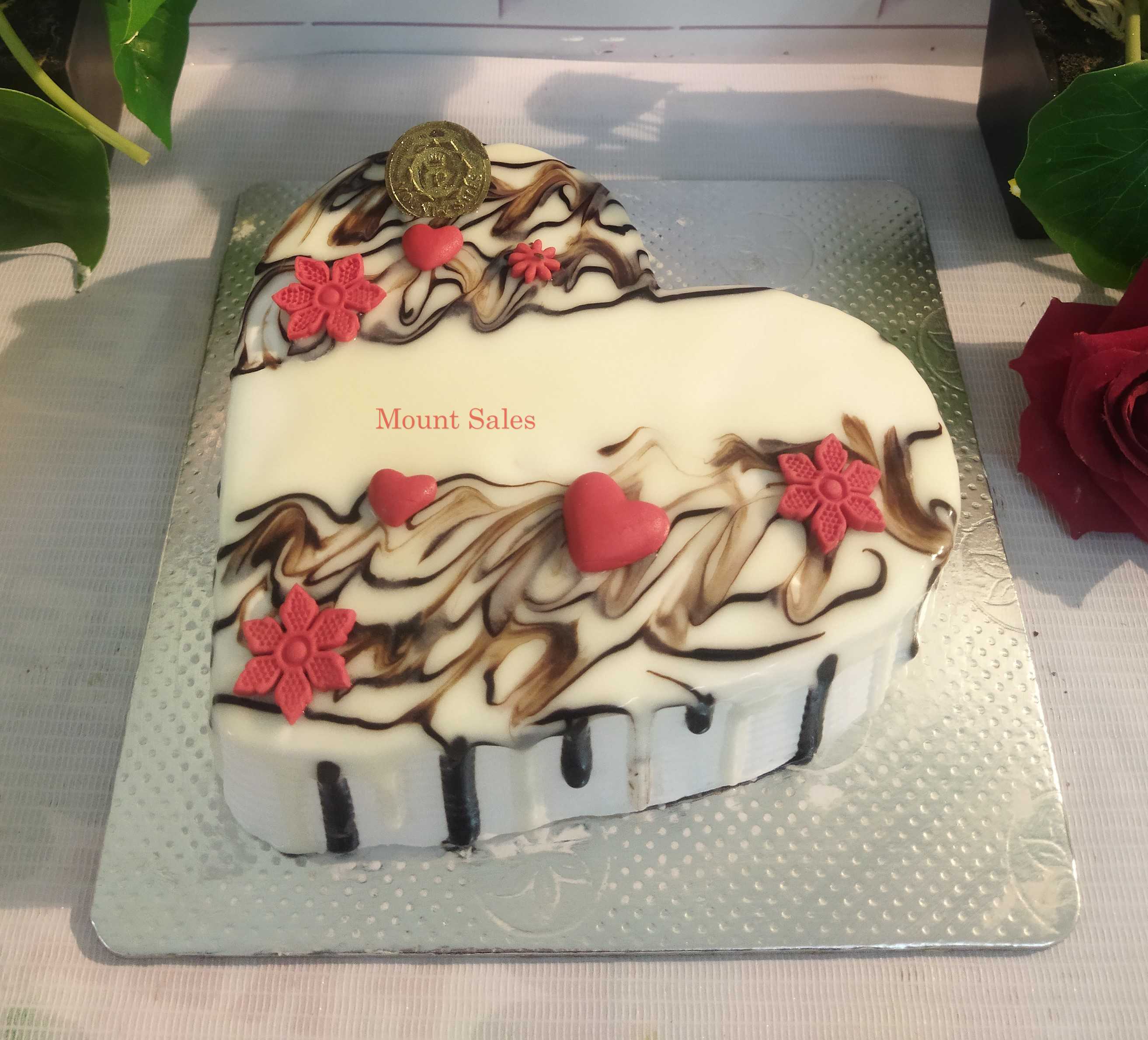 Premium RED N White Velvet Cake