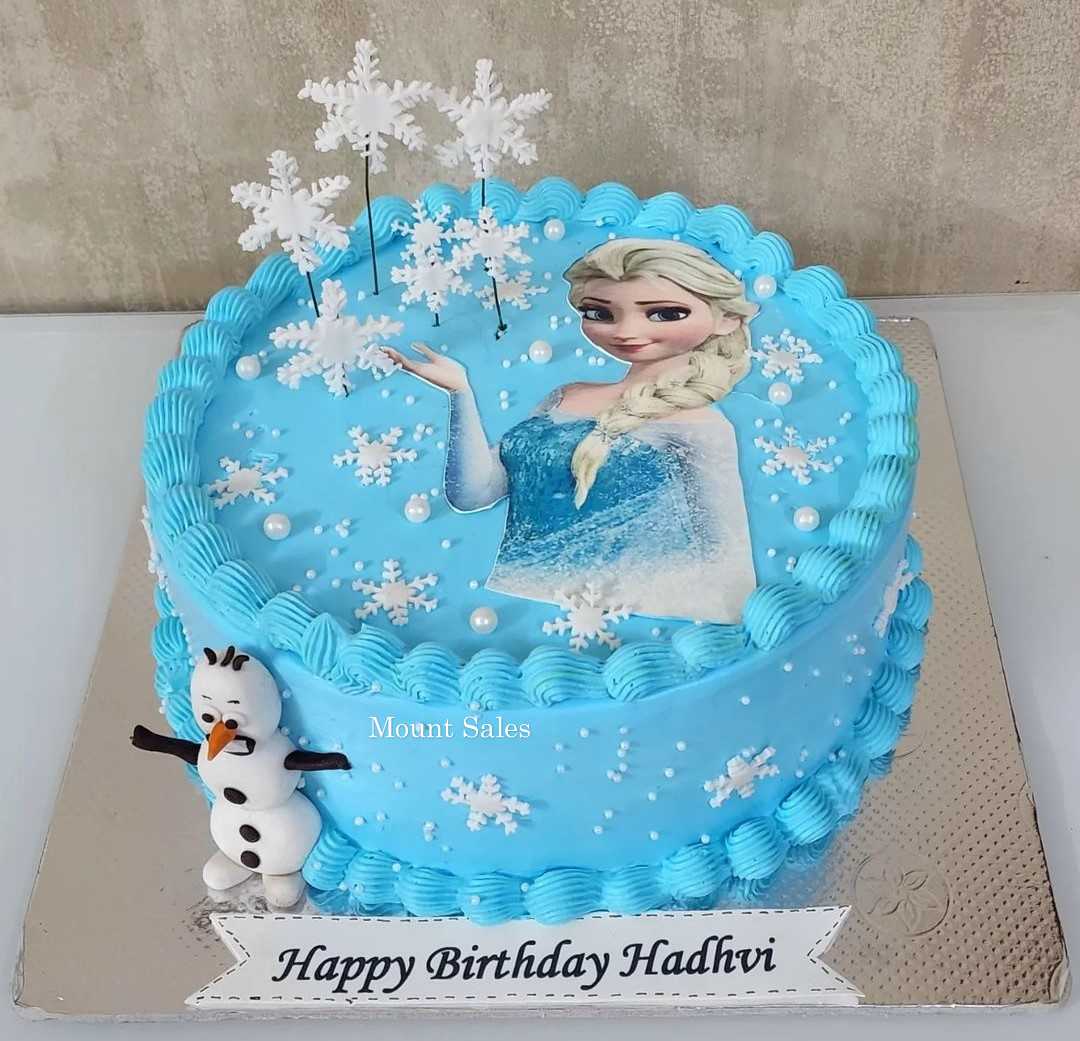 Premium RED N White Velvet Cake