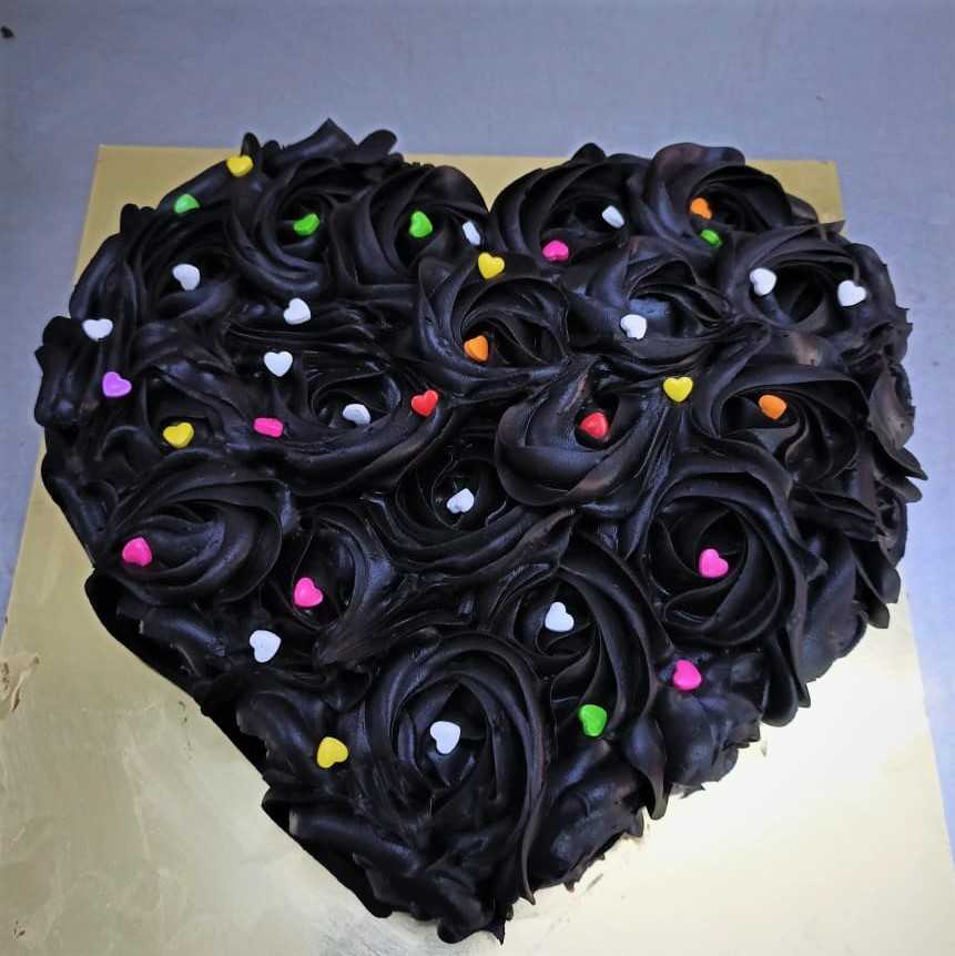 Premium RED N White Velvet Cake