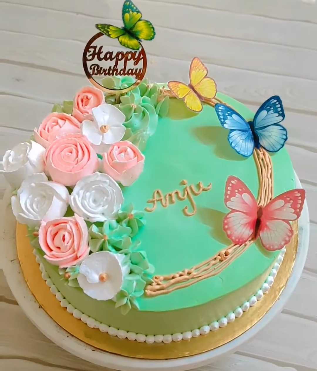 Premium RED N White Velvet Cake