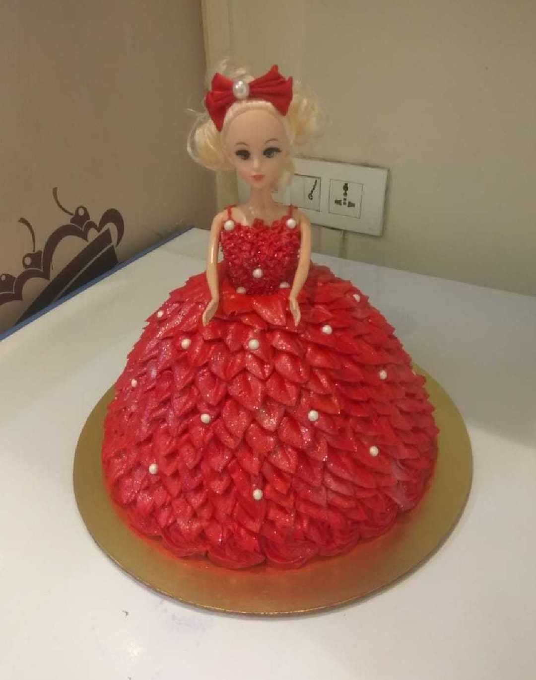 Premium RED N White Velvet Cake