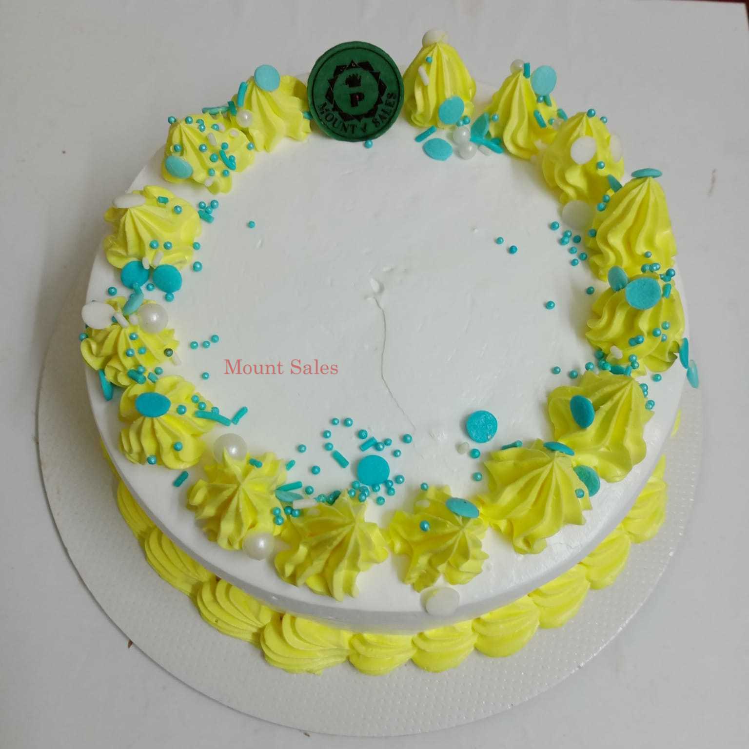 Premium RED N White Velvet Cake