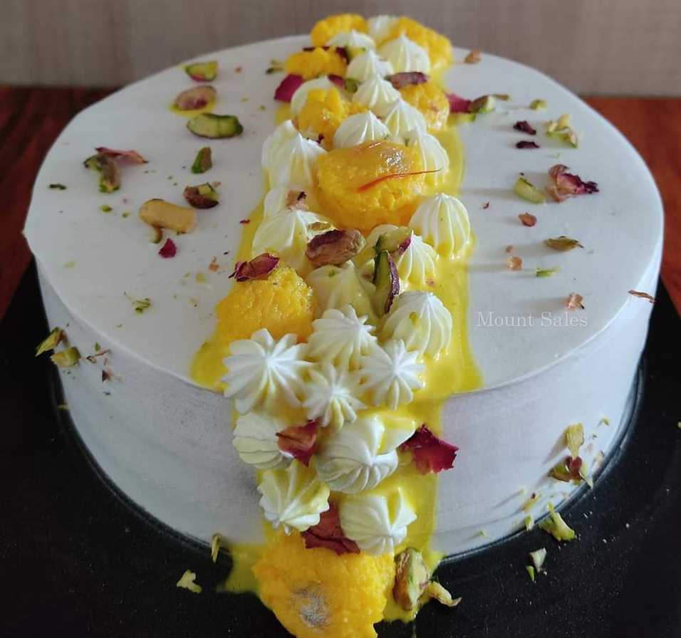 Premium RED N White Velvet Cake