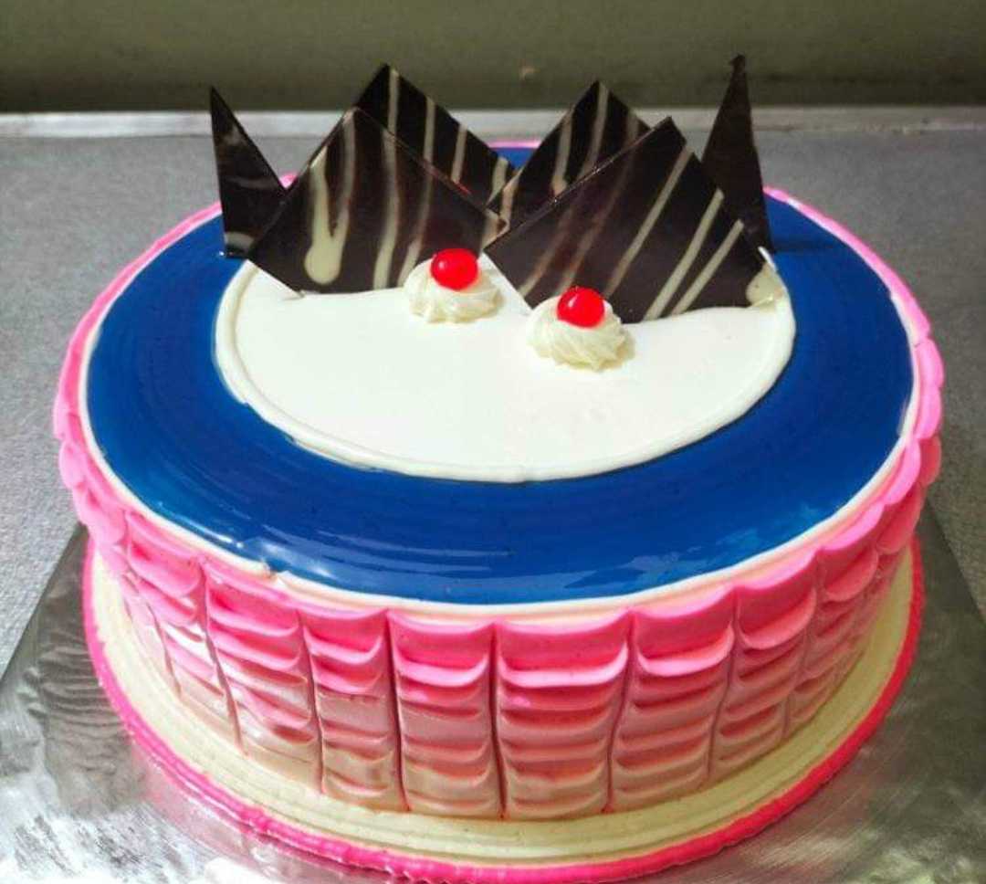 Premium RED N White Velvet Cake