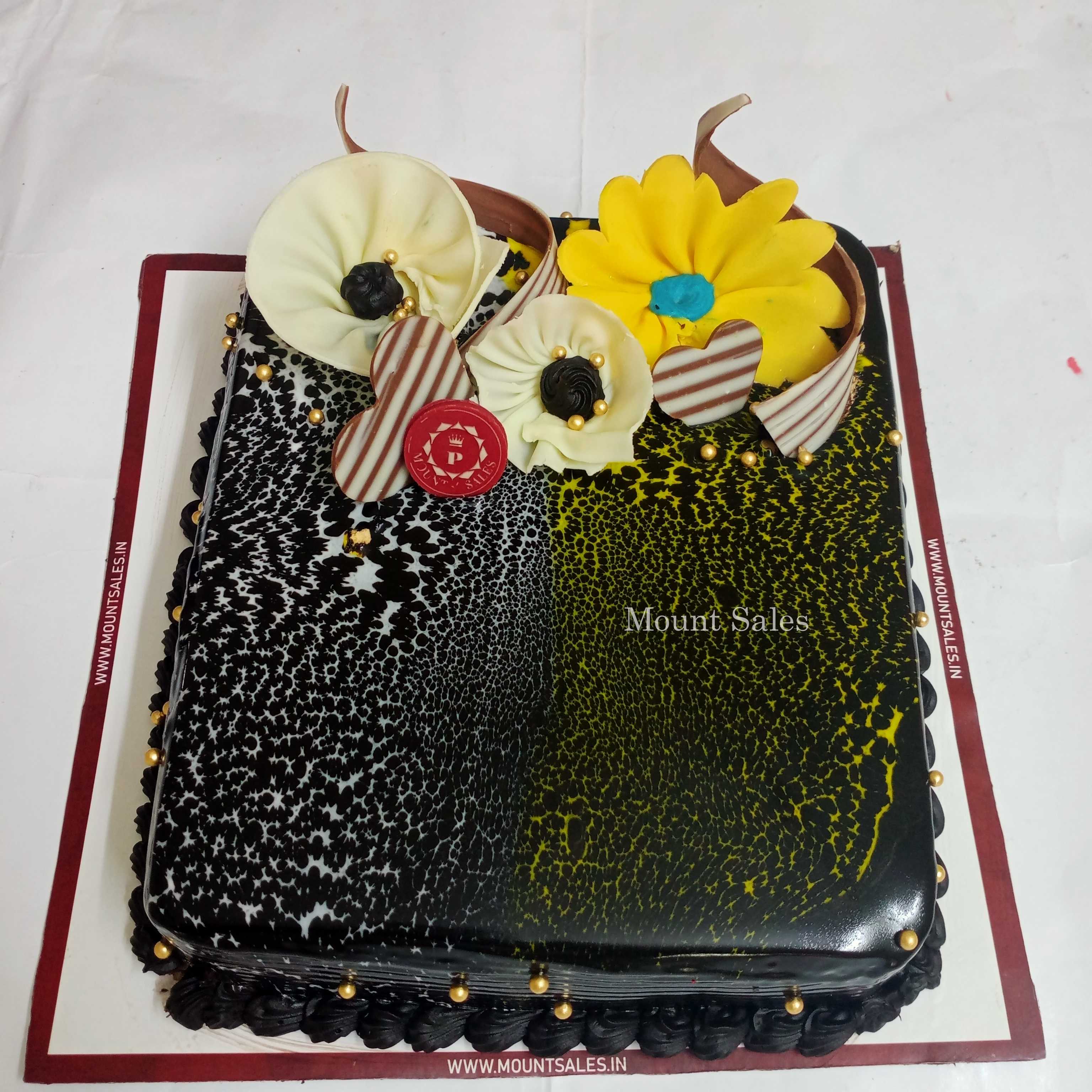 Premium RED N White Velvet Cake