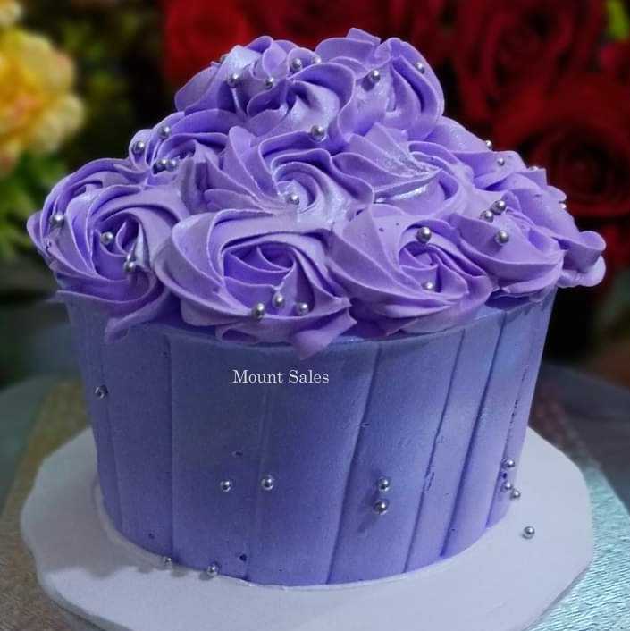 Premium RED N White Velvet Cake