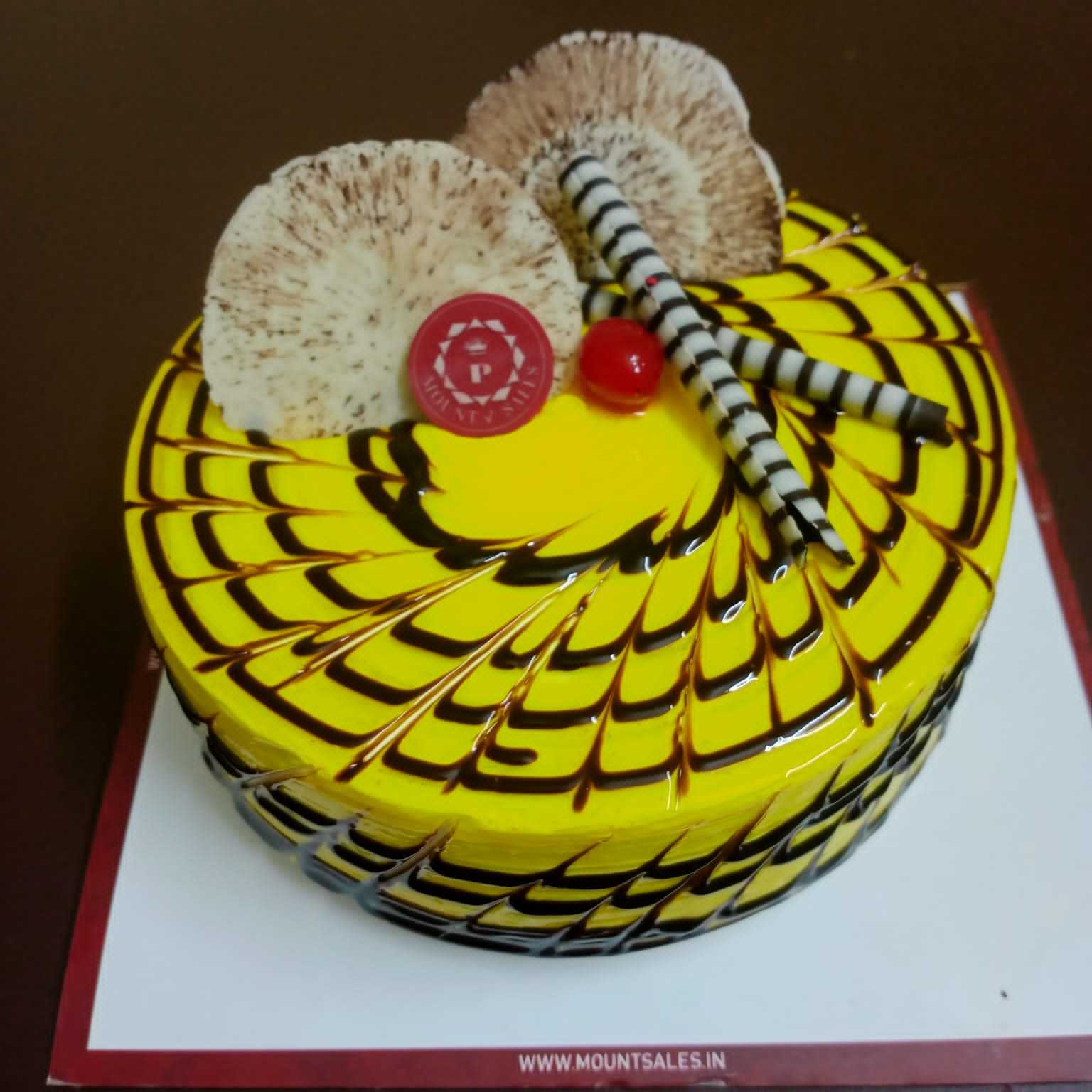 Premium RED N White Velvet Cake